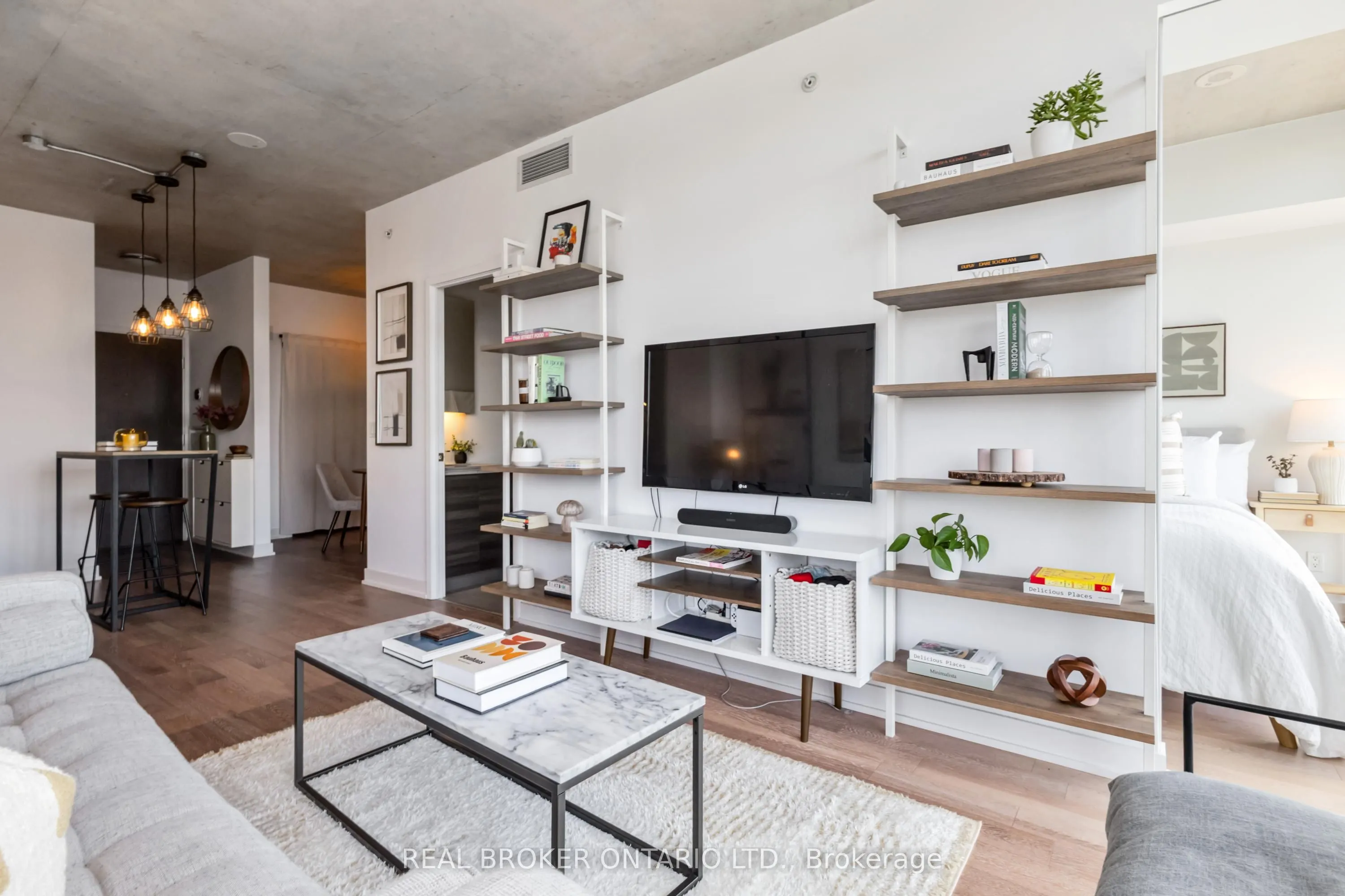 1190 Dundas Street E, #318