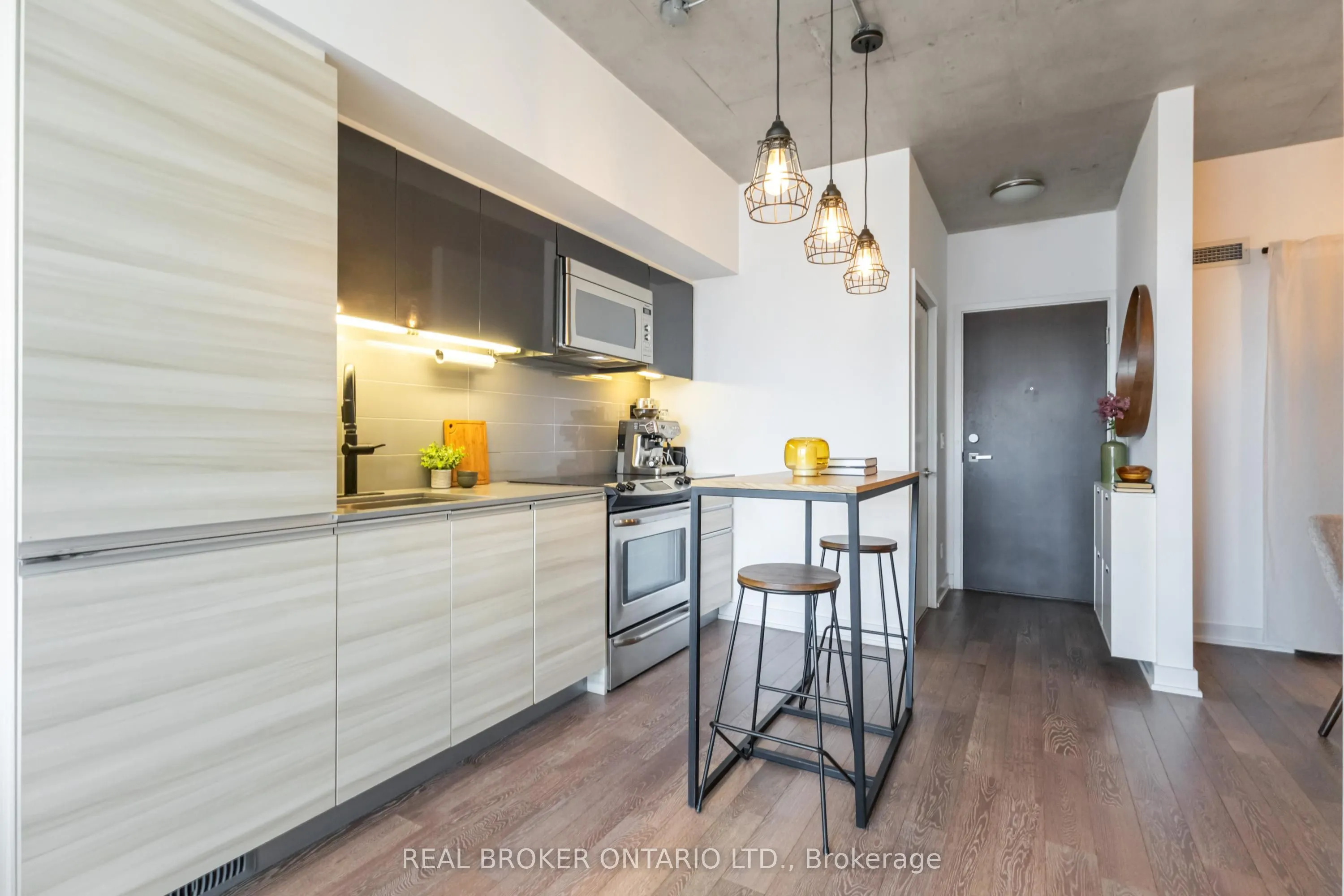1190 Dundas Street E, #318