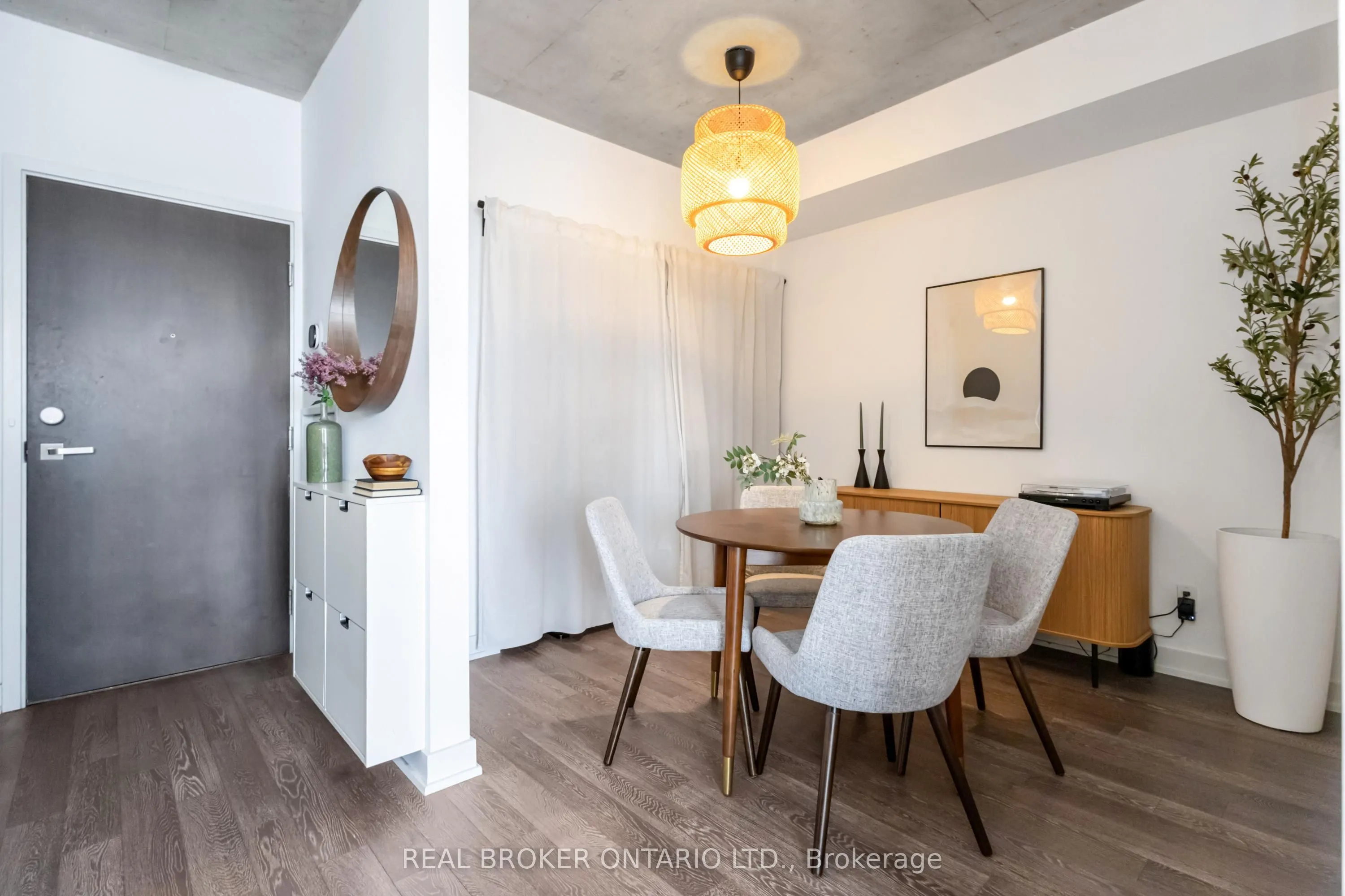 1190 Dundas Street E, #318