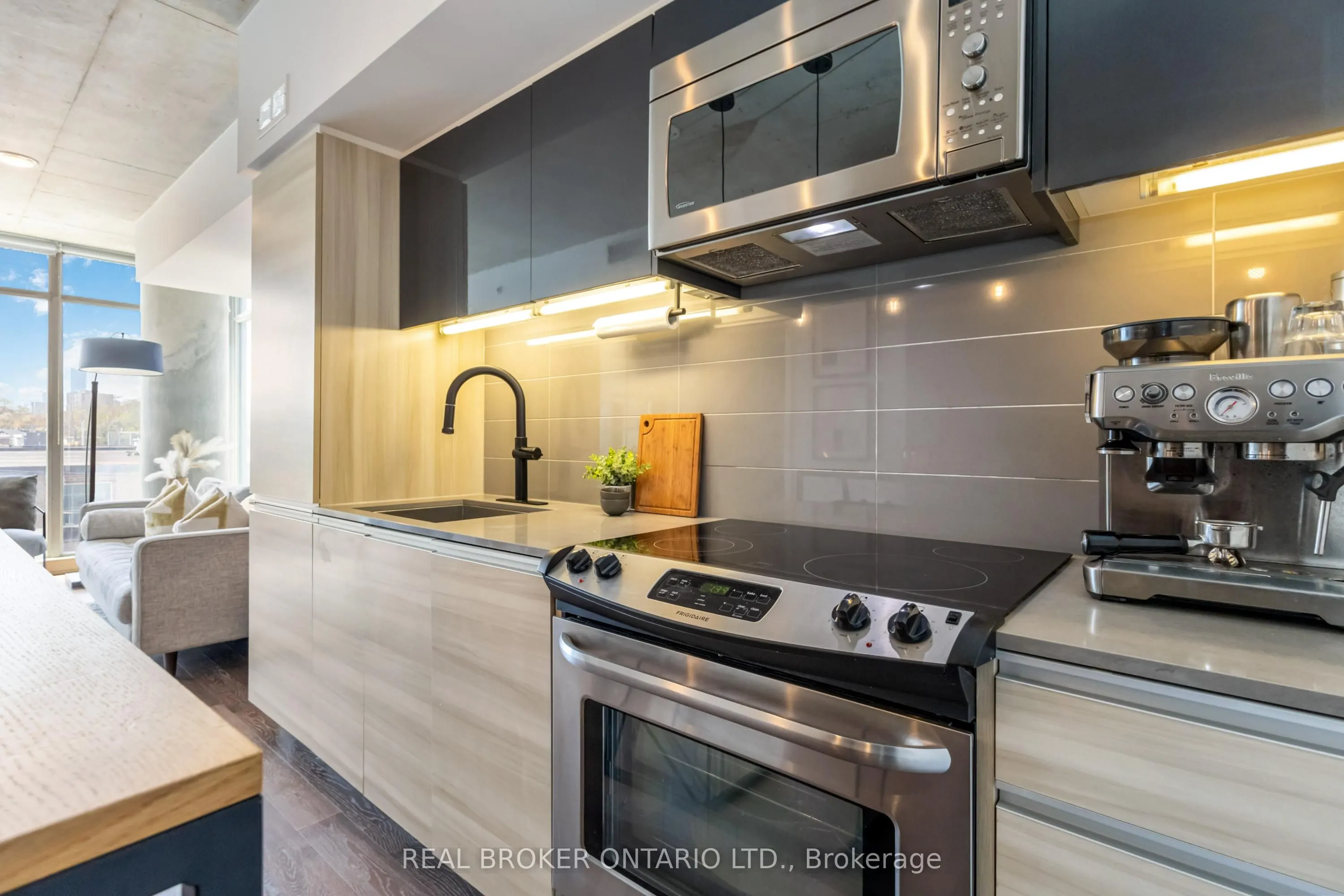 1190 Dundas Street E, #318