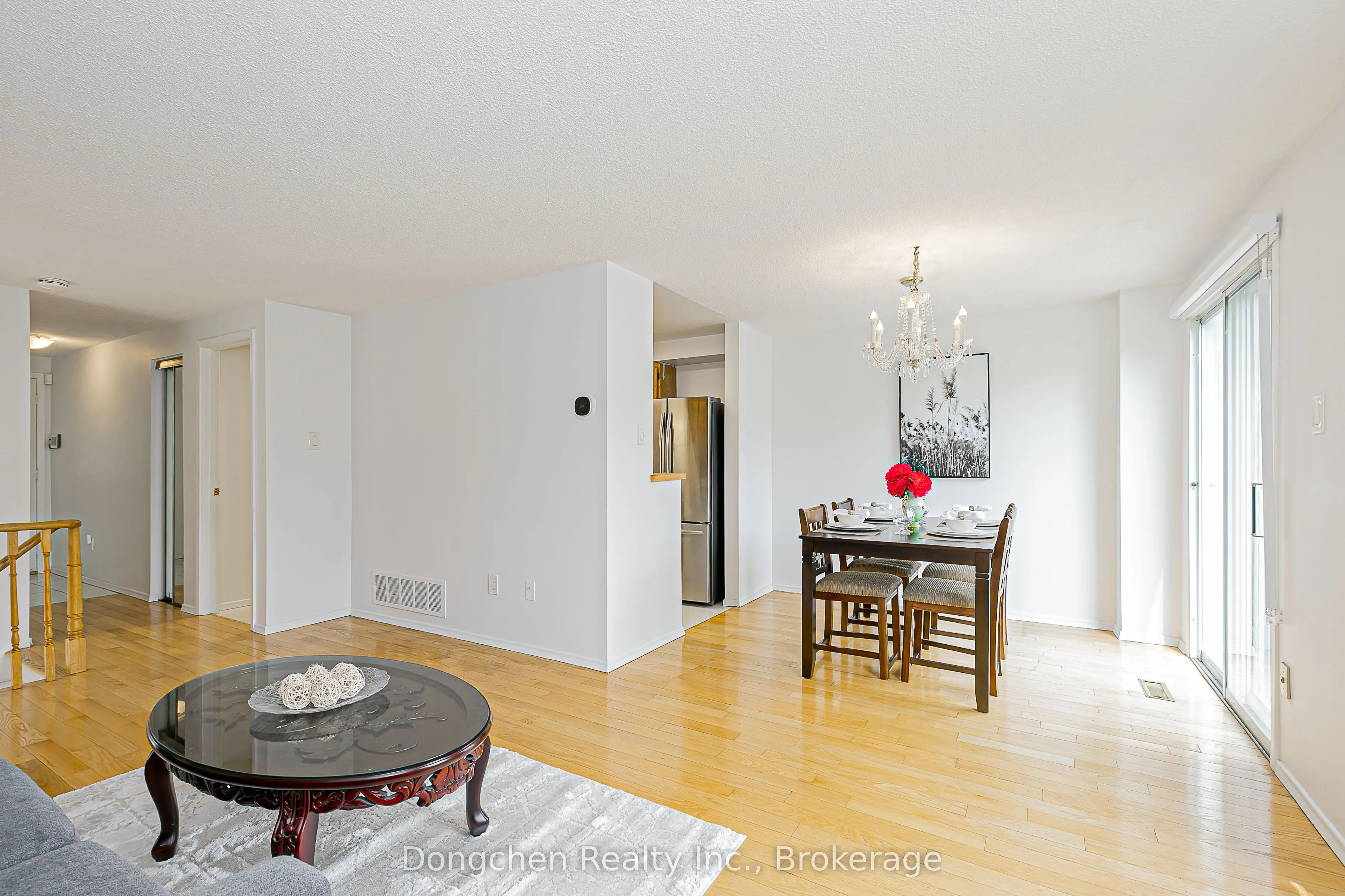 94 Mossbrook Crescent