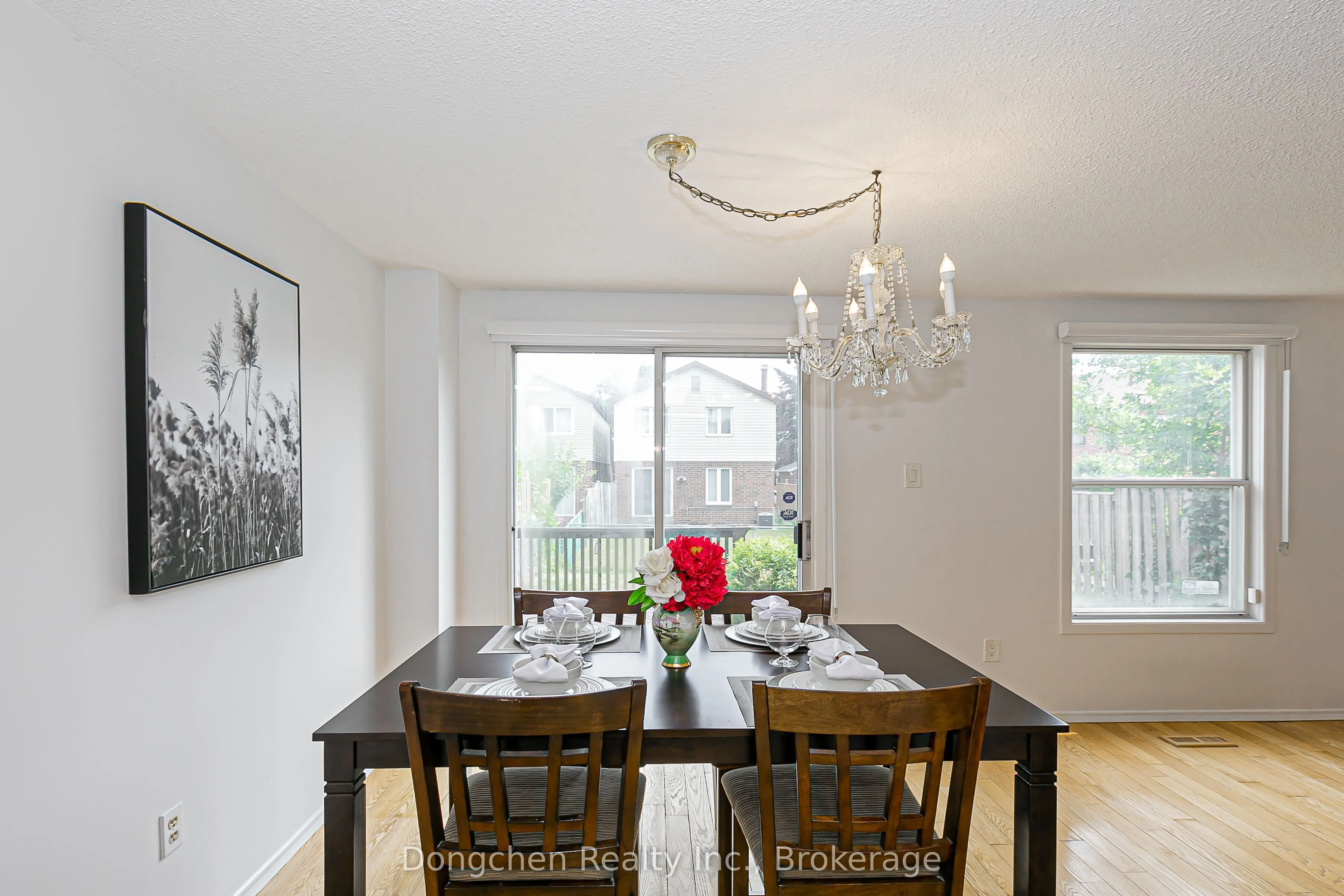 94 Mossbrook Crescent