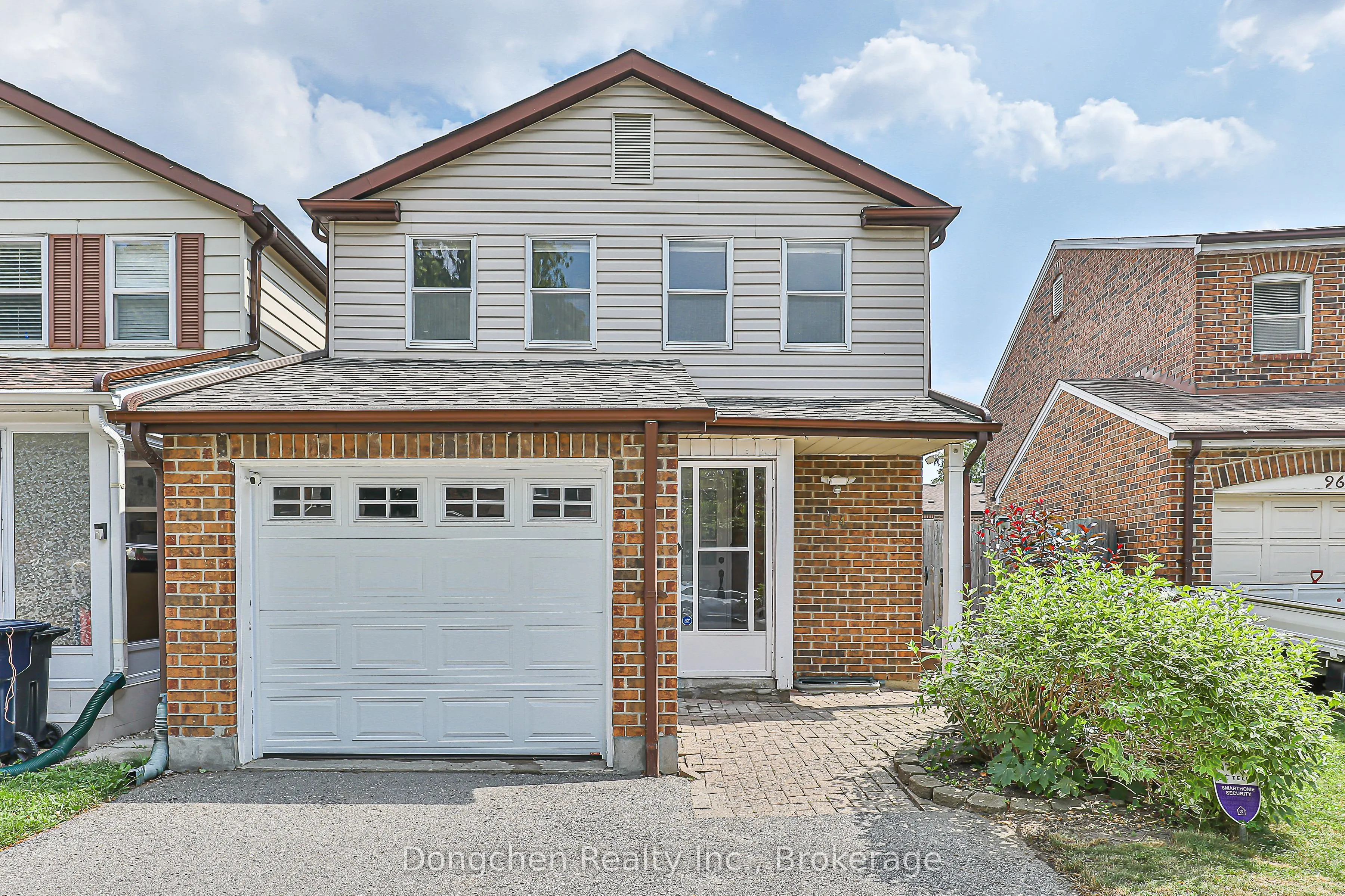 94 Mossbrook Crescent