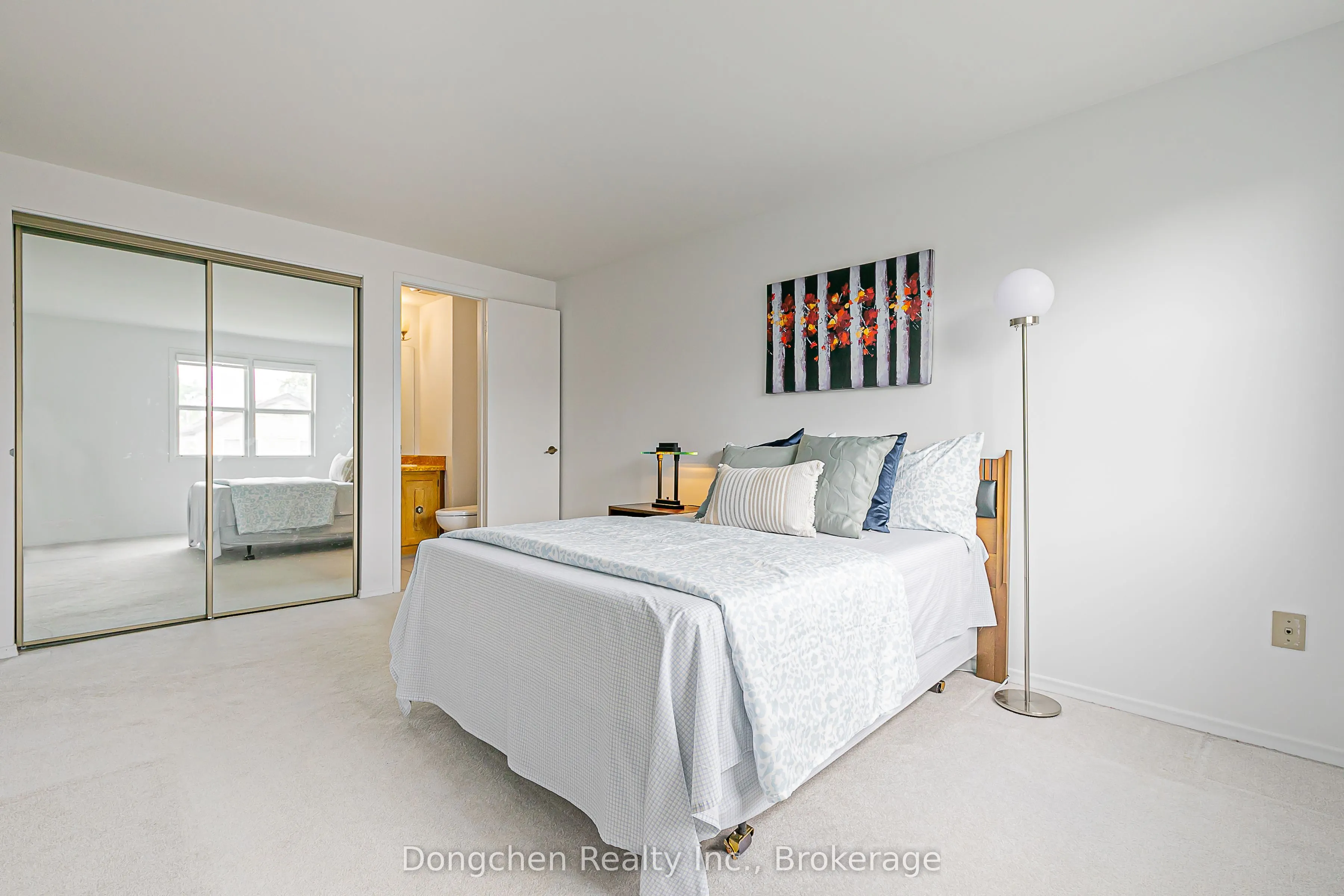 94 Mossbrook Crescent