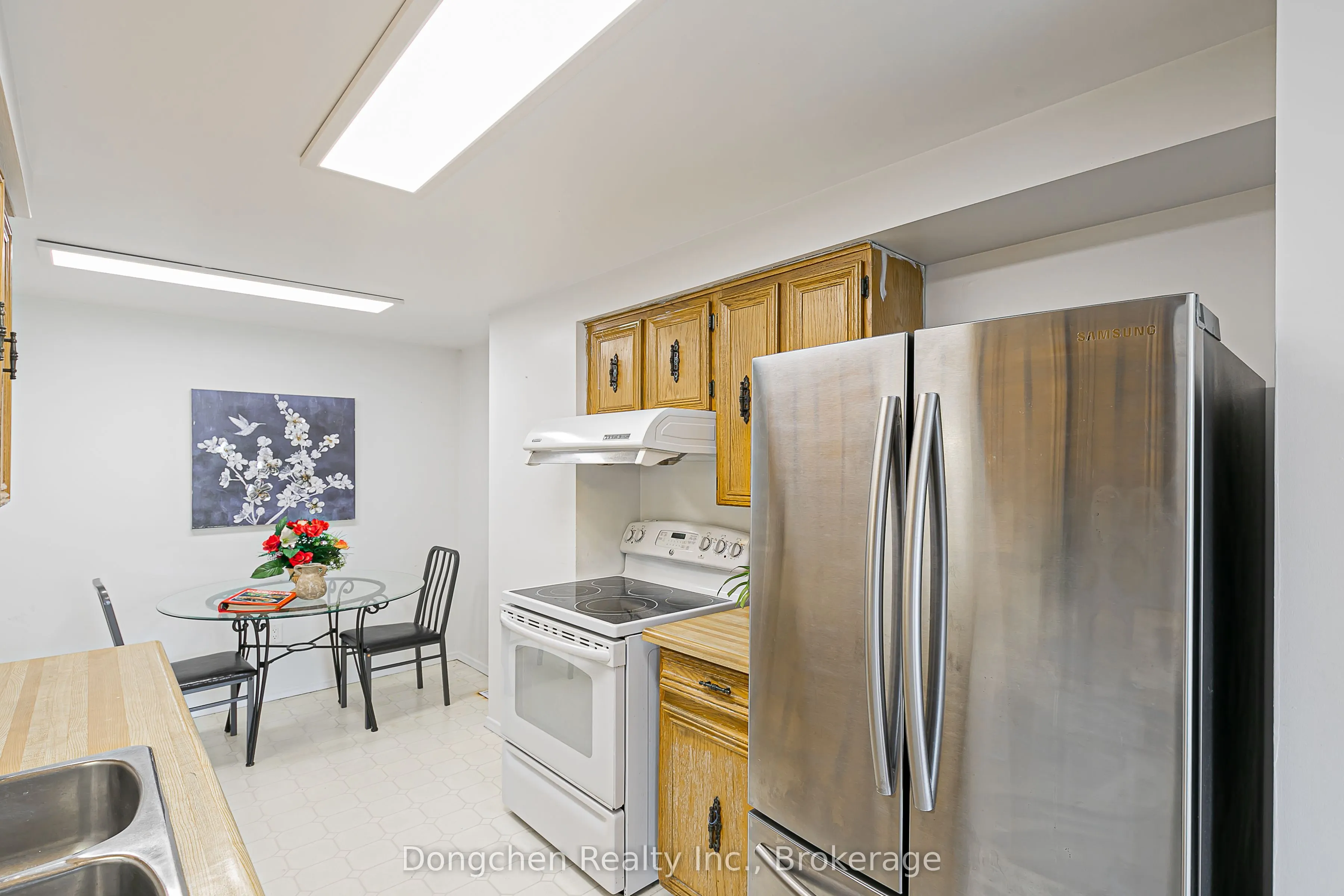 94 Mossbrook Crescent