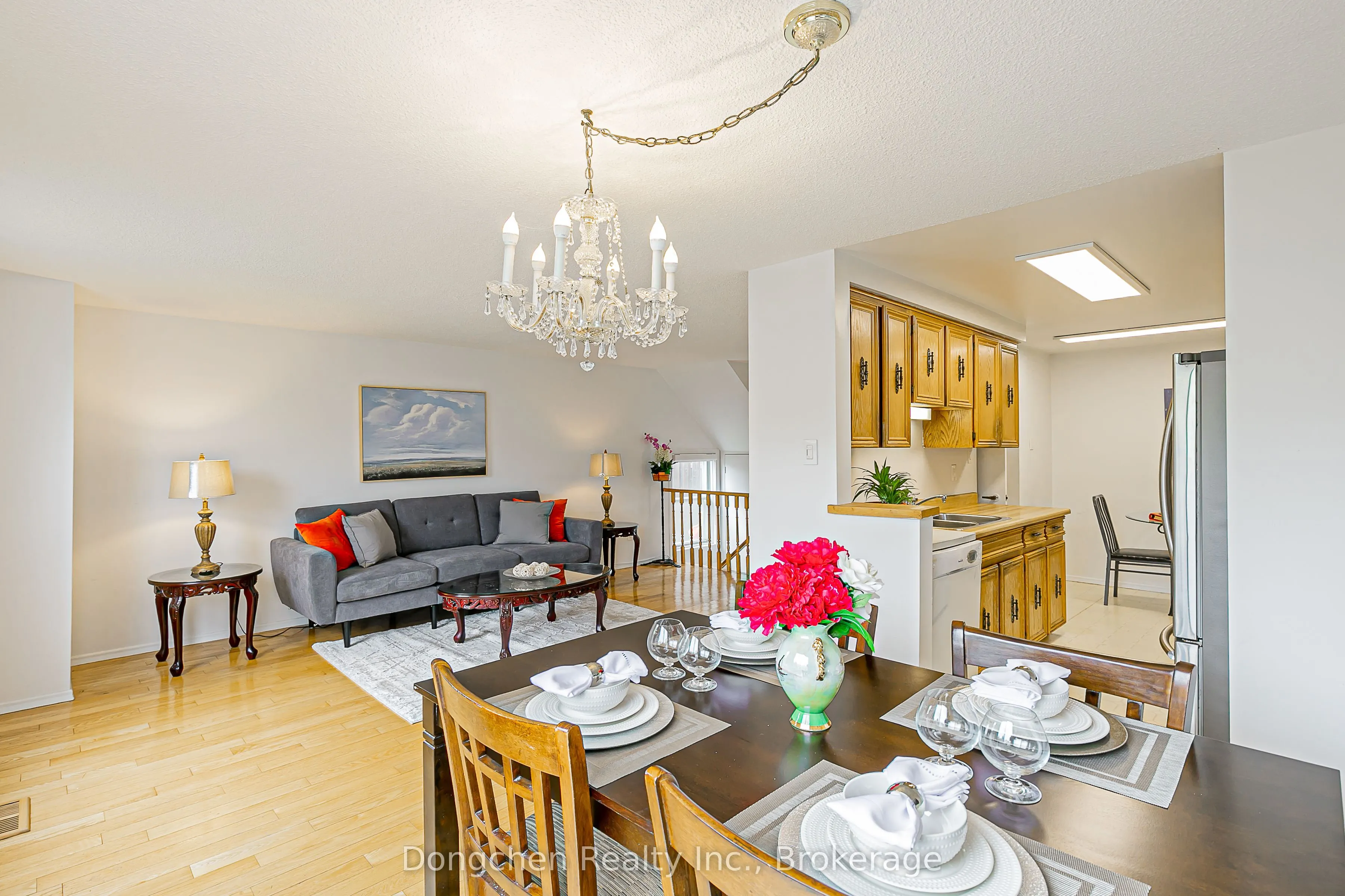 94 Mossbrook Crescent