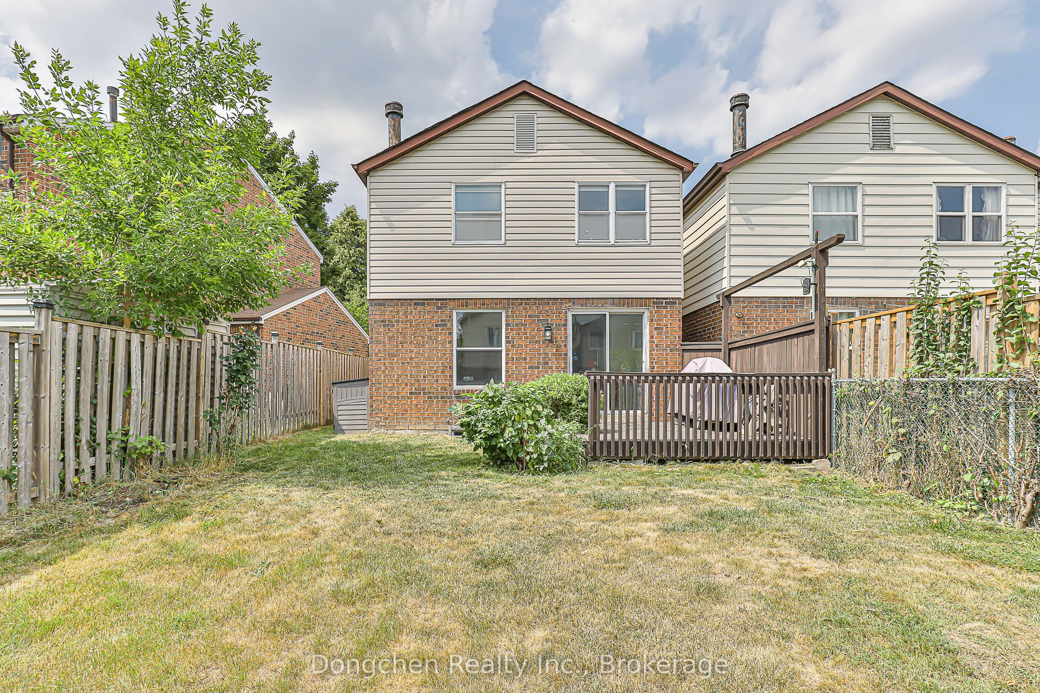 94 Mossbrook Crescent