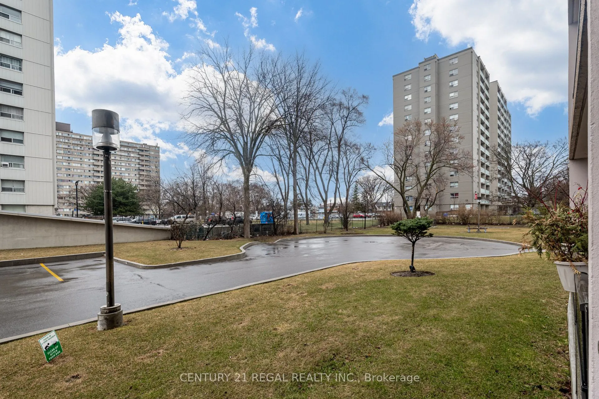 2721 Victoria Park Avenue, #101