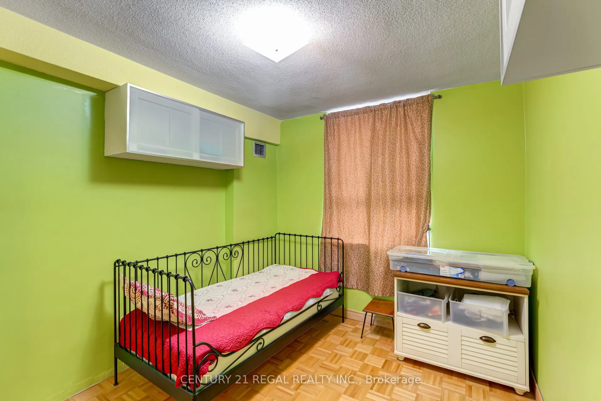 2721 Victoria Park Avenue, #101
