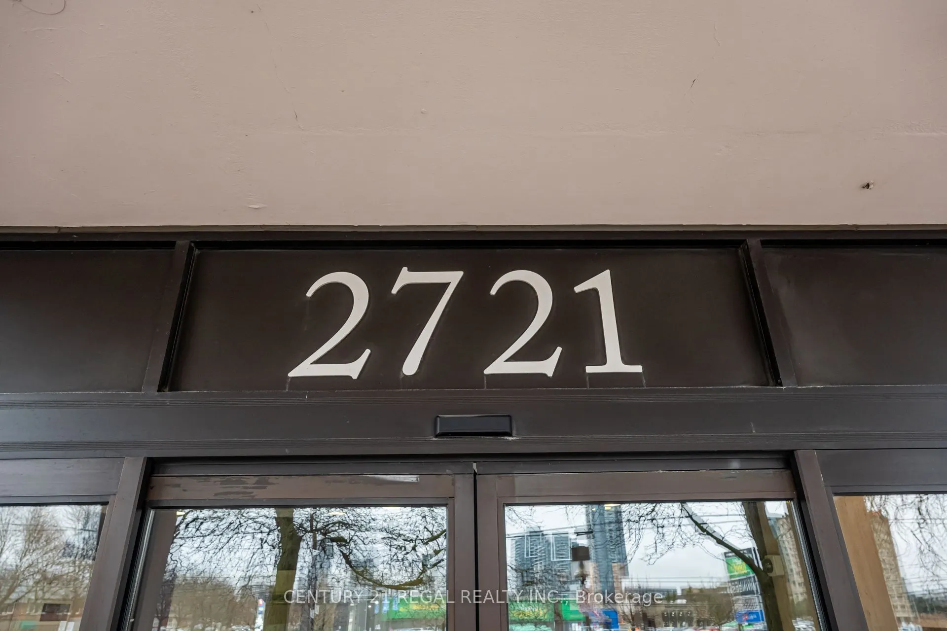 2721 Victoria Park Avenue, #101
