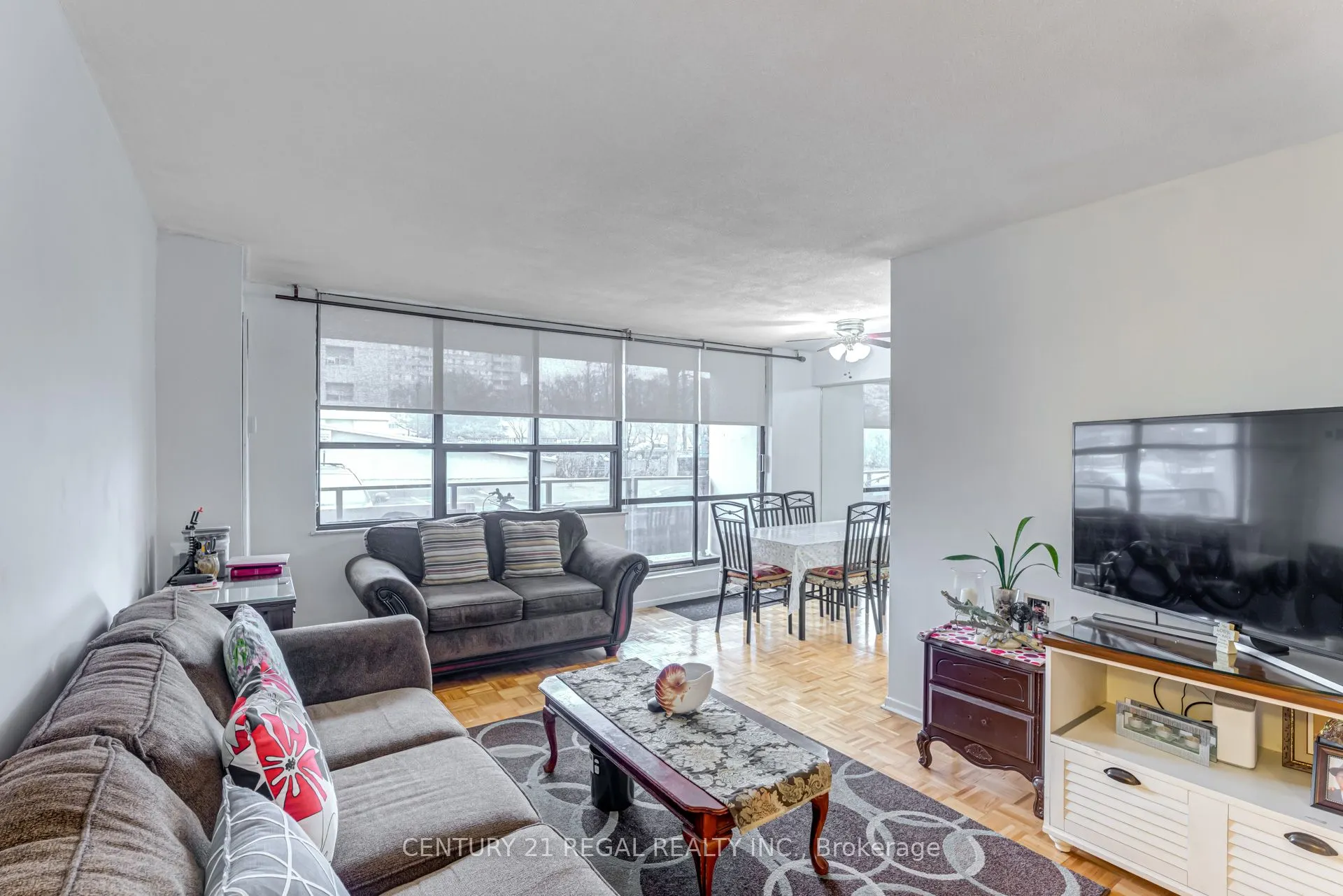 2721 Victoria Park Avenue, #101