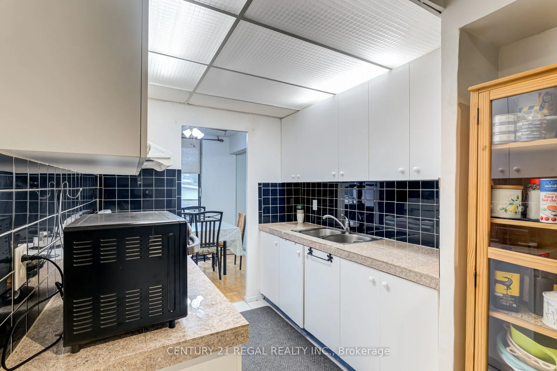 2721 Victoria Park Avenue, #101
