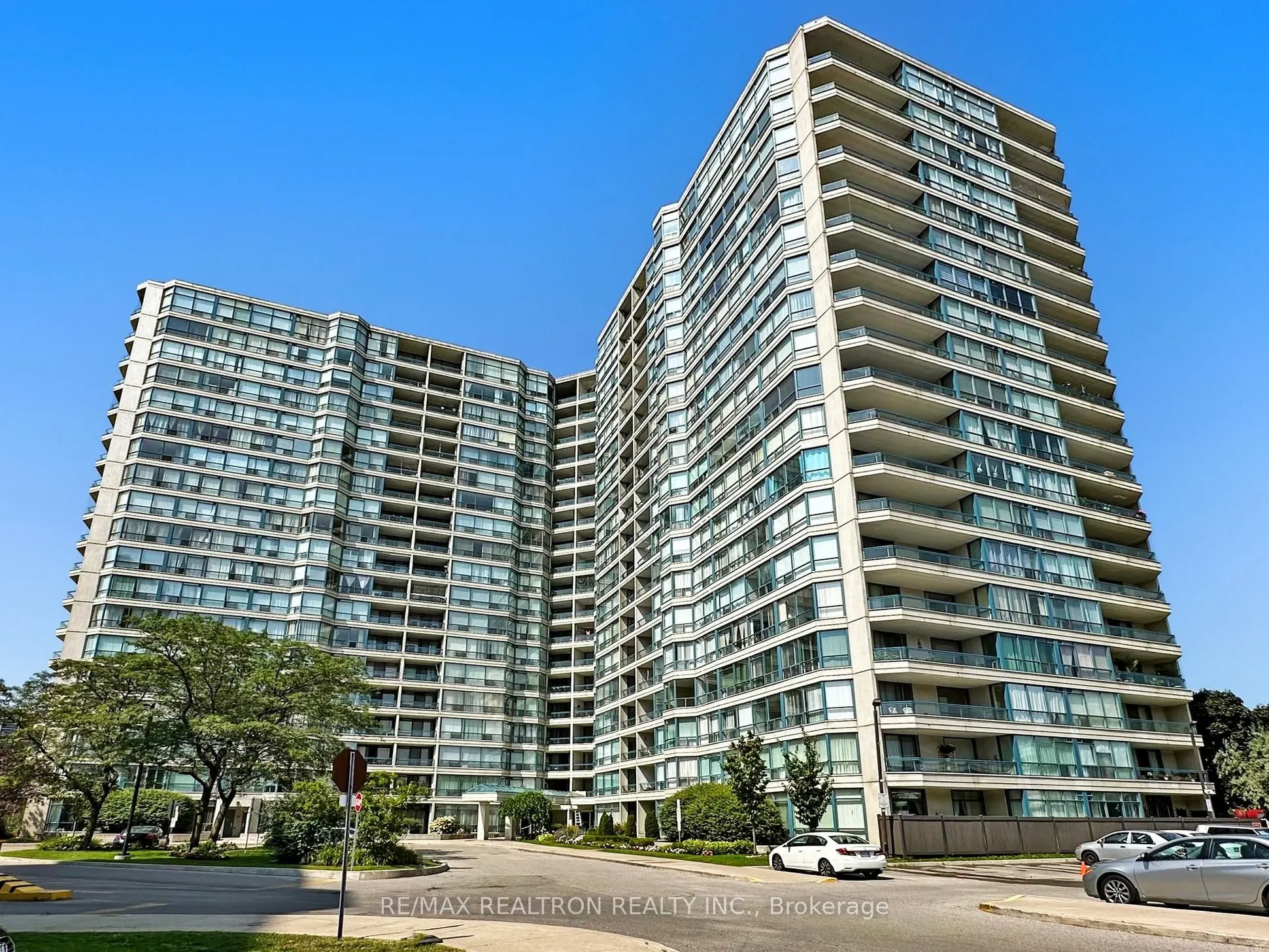 4725 Sheppard Avenue E, #1802