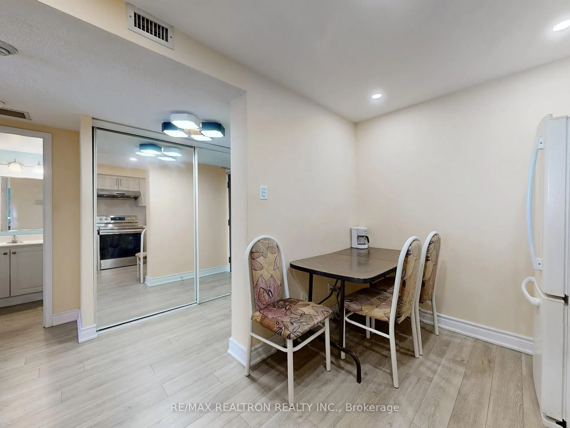 4725 Sheppard Avenue E, #1802