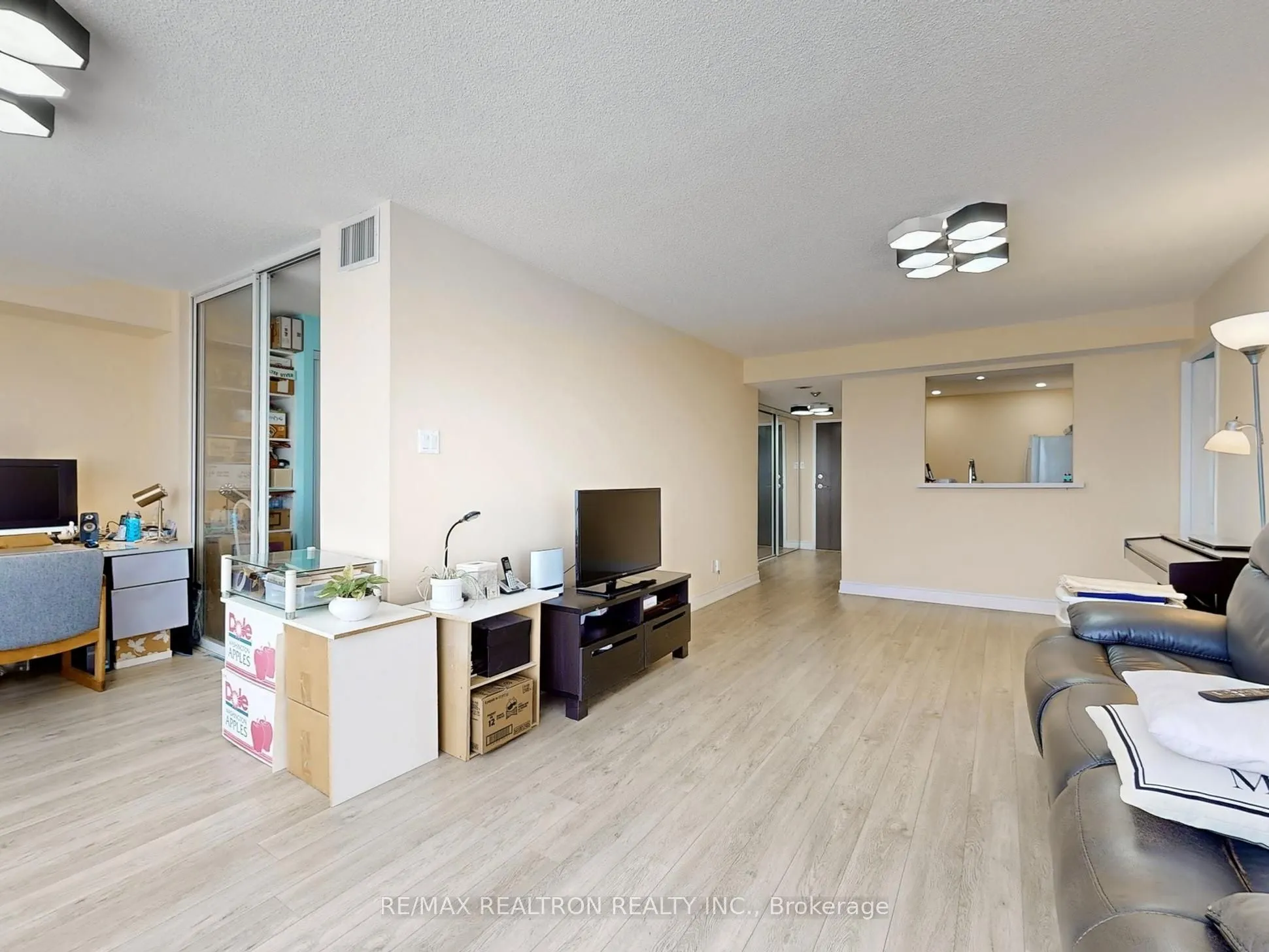 4725 Sheppard Avenue E, #1802