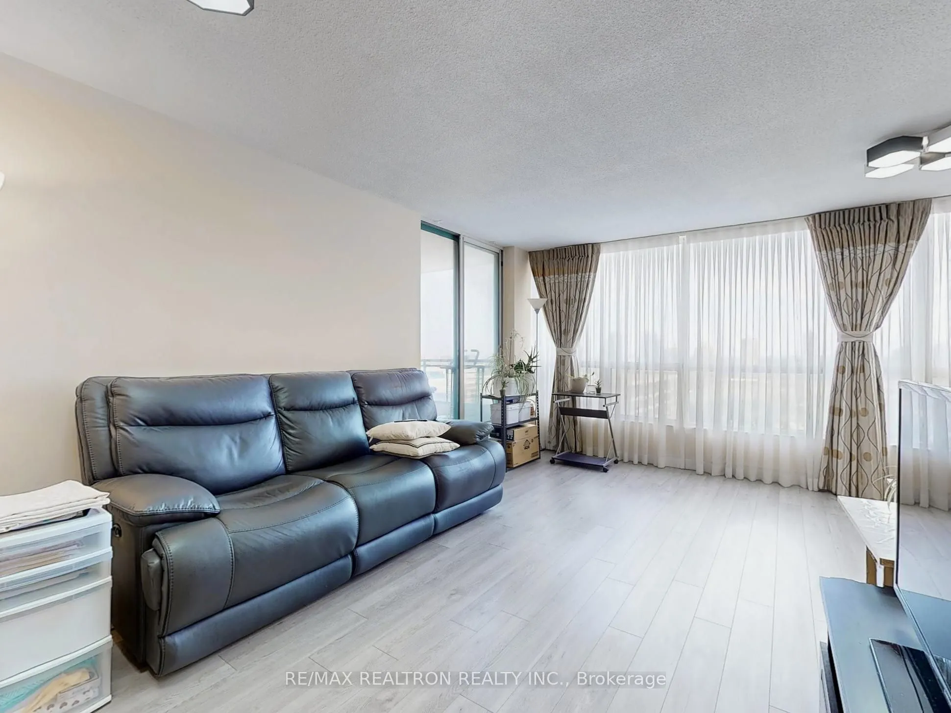 4725 Sheppard Avenue E, #1802