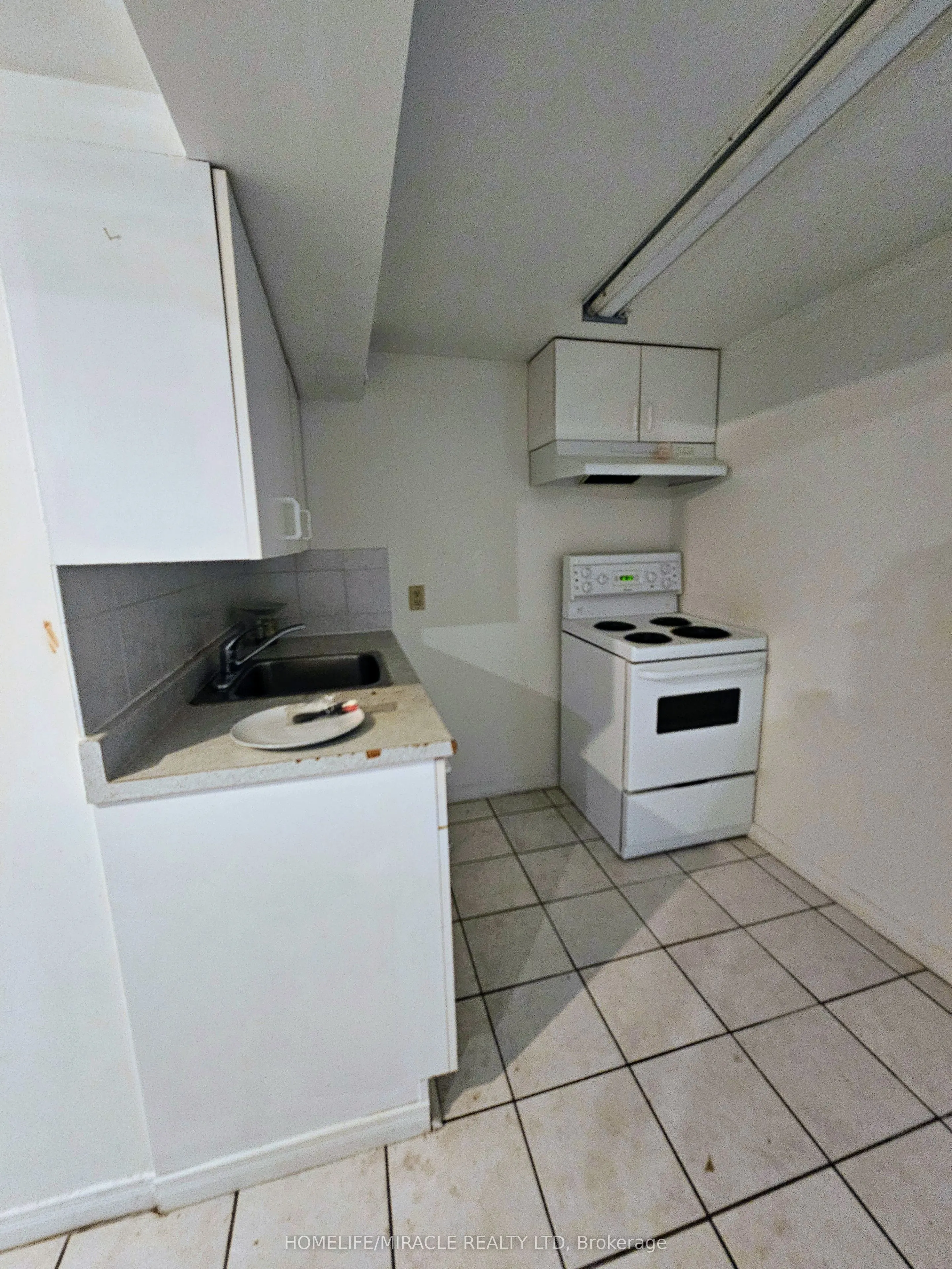 978 Pharmacy Avenue, #Bsmt