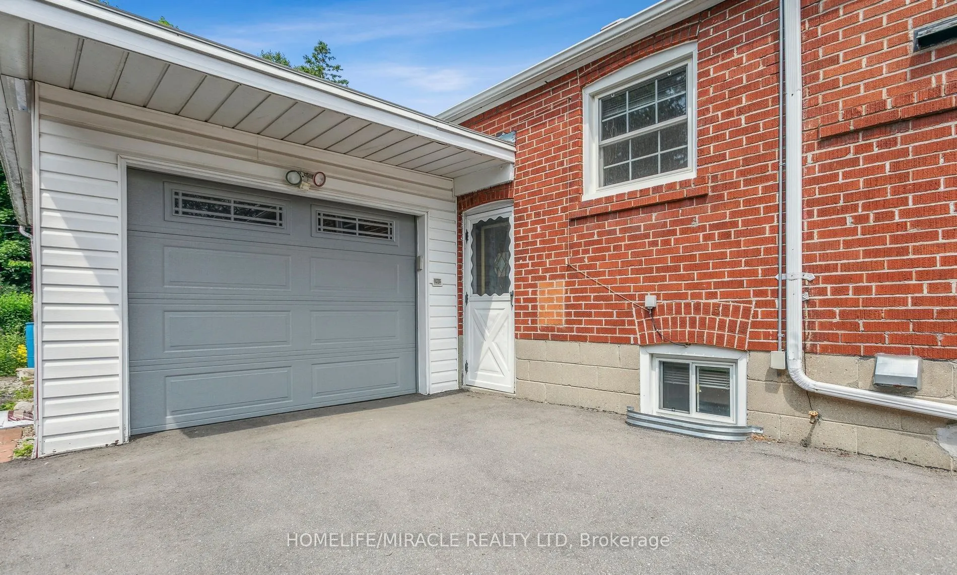 978 Pharmacy Avenue, #Bsmt