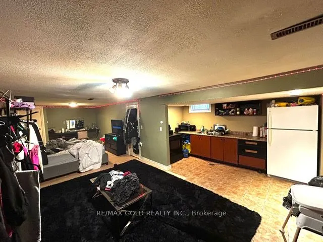 109 Tecumseh Avenue