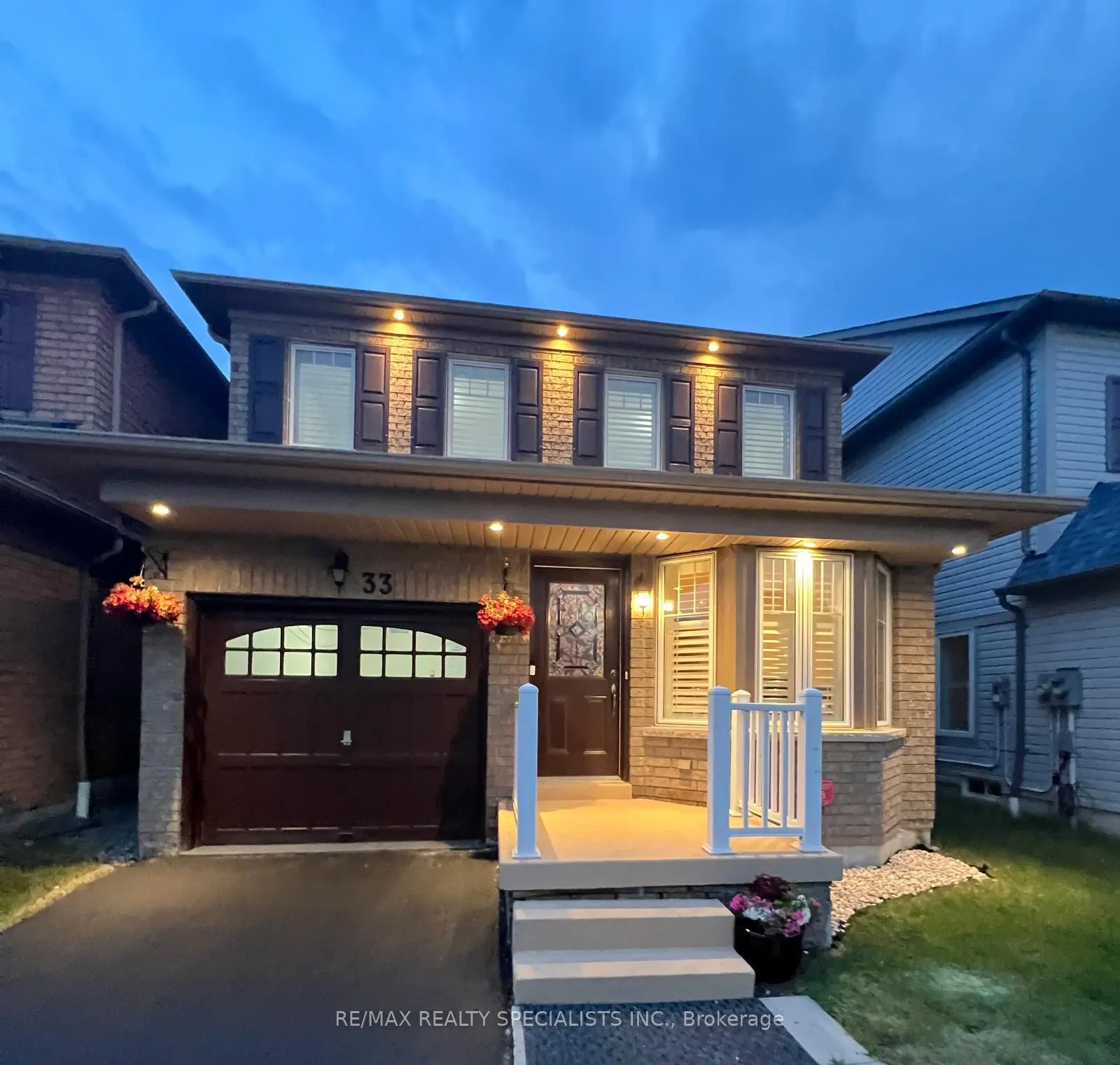 33 Donlevy Crescent
