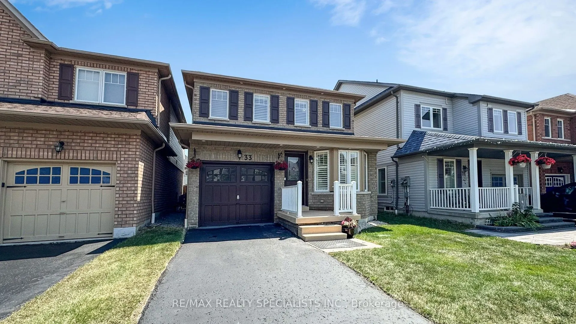 33 Donlevy Crescent