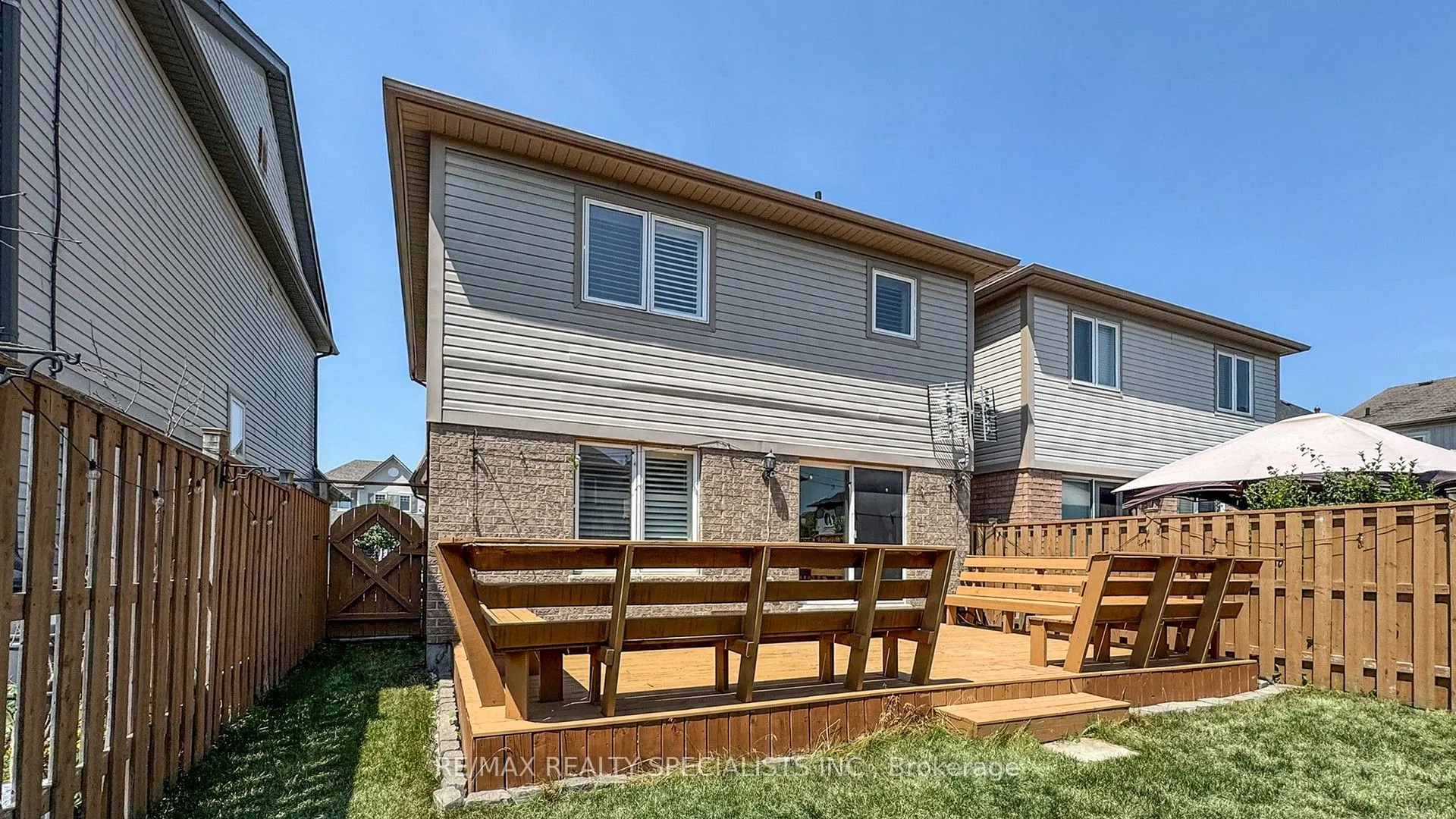 33 Donlevy Crescent