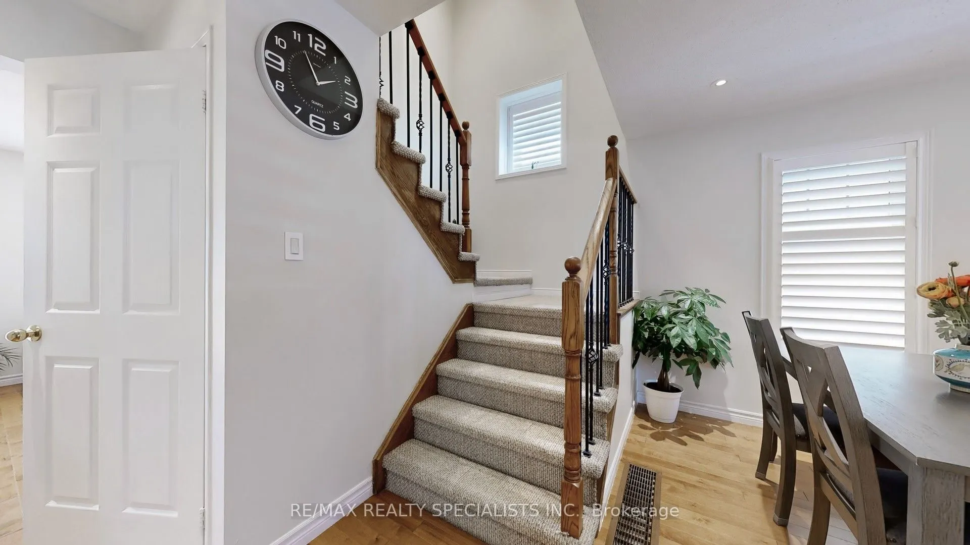 33 Donlevy Crescent