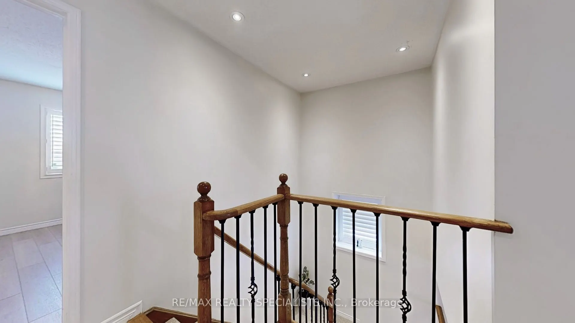 33 Donlevy Crescent
