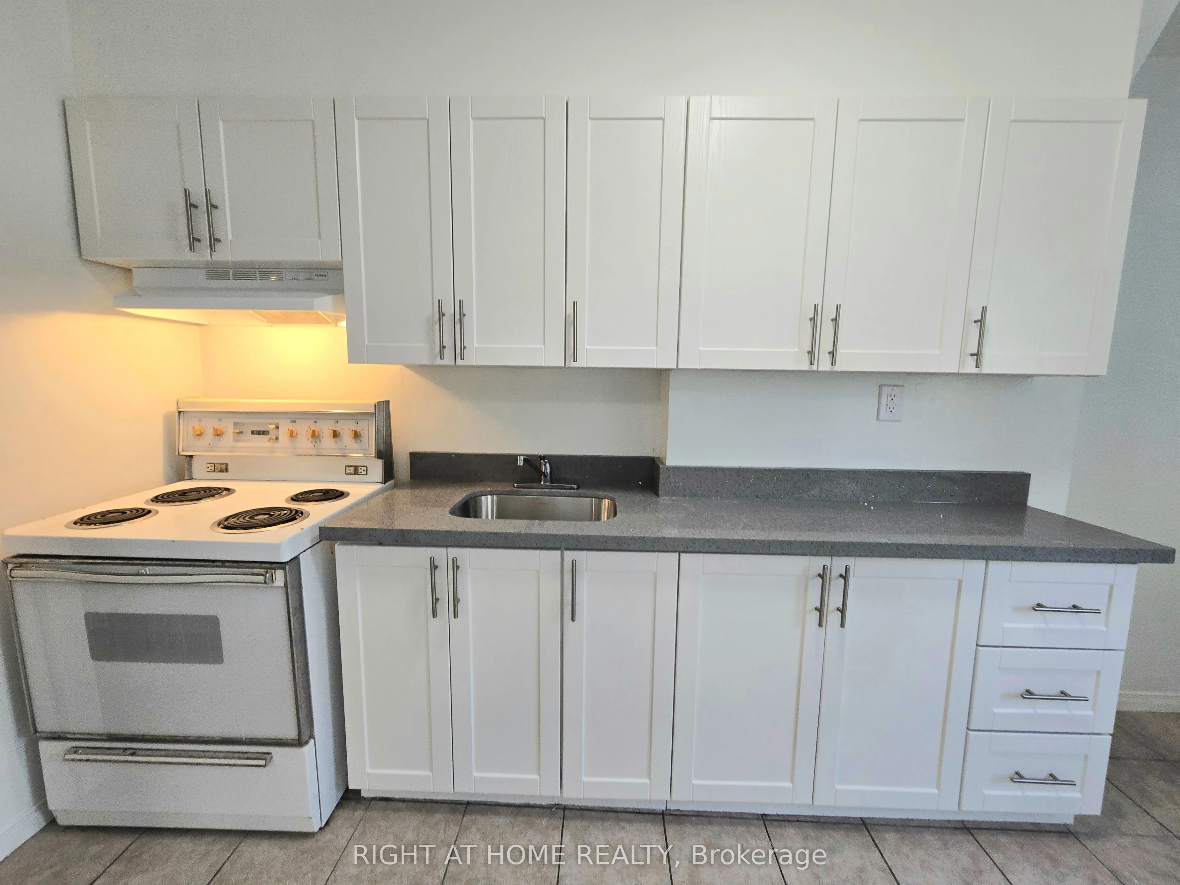 344 Glebeholme Boulevard, #Main