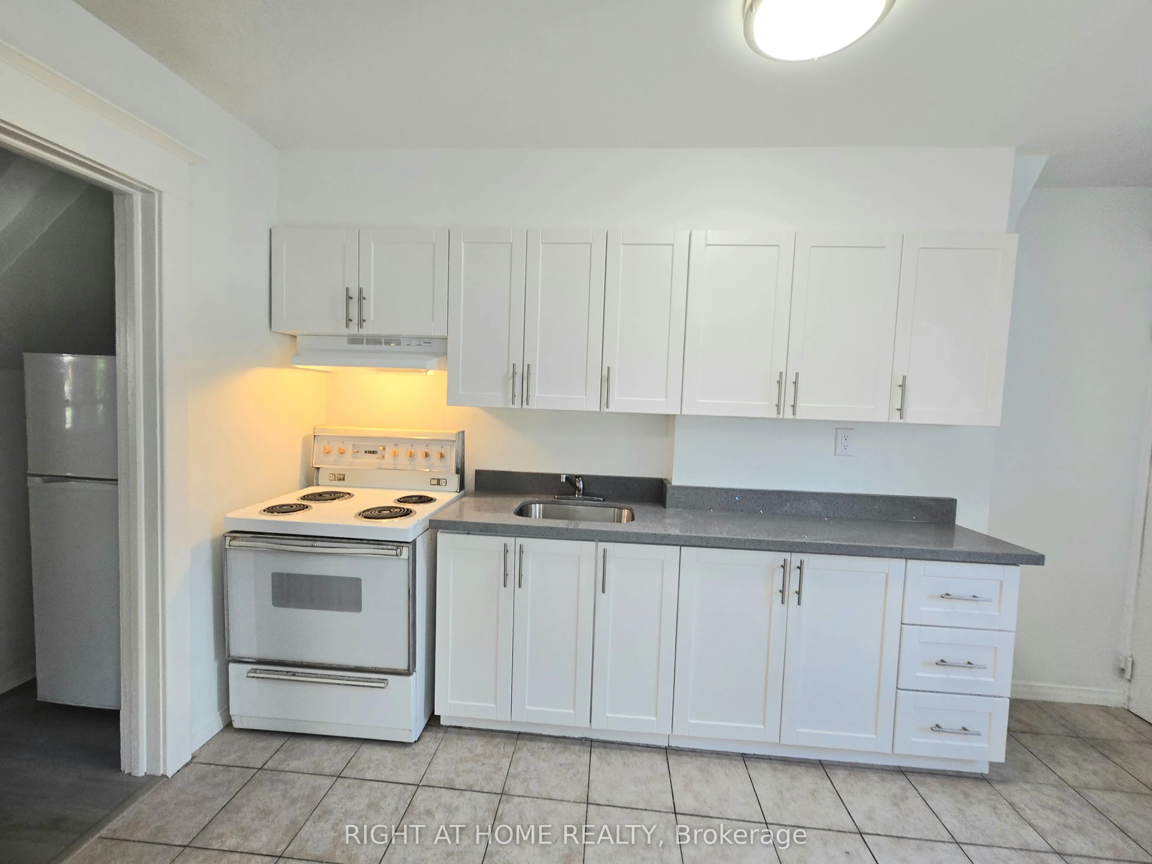 344 Glebeholme Boulevard, #Main