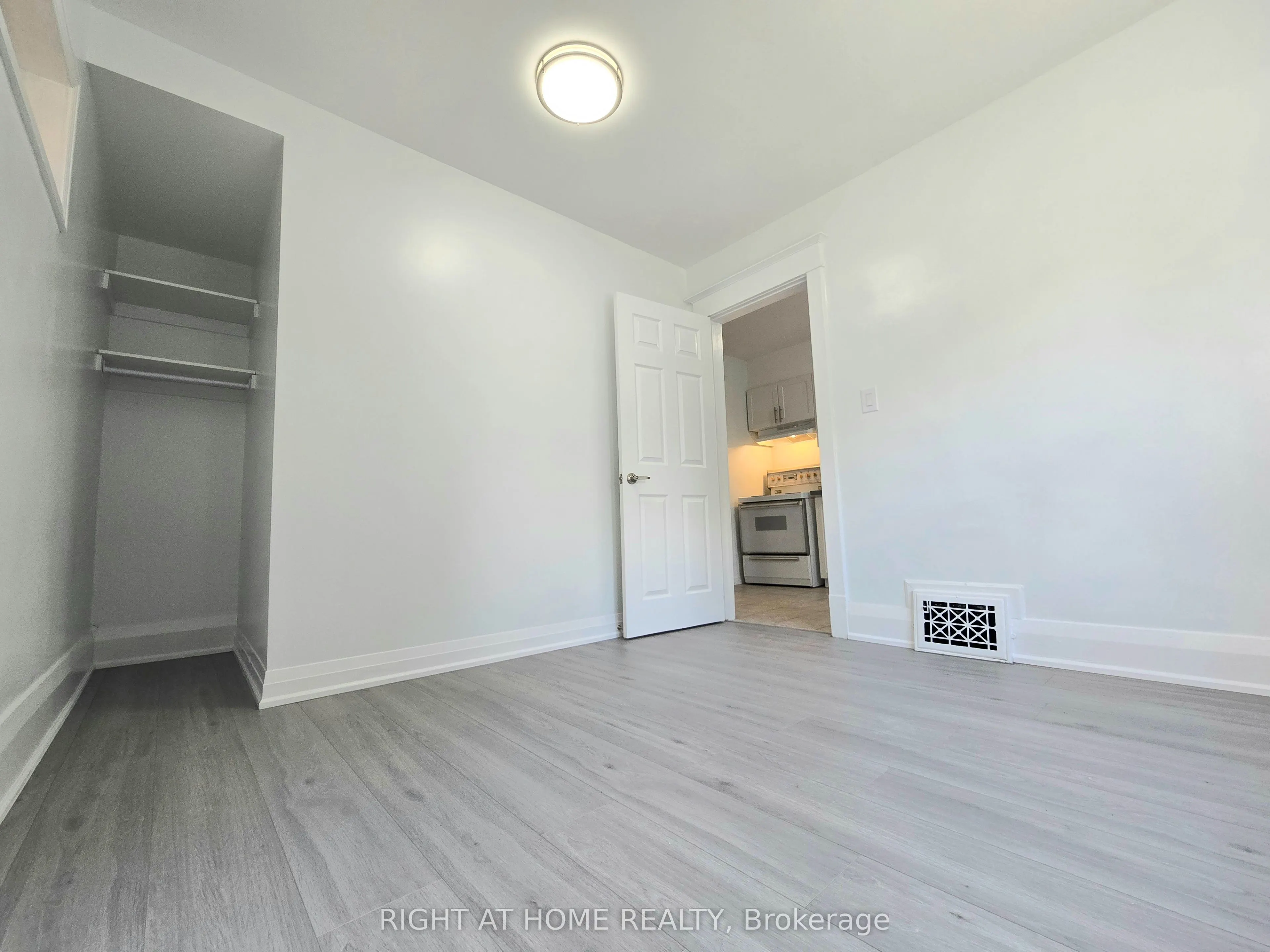 344 Glebeholme Boulevard, #Main