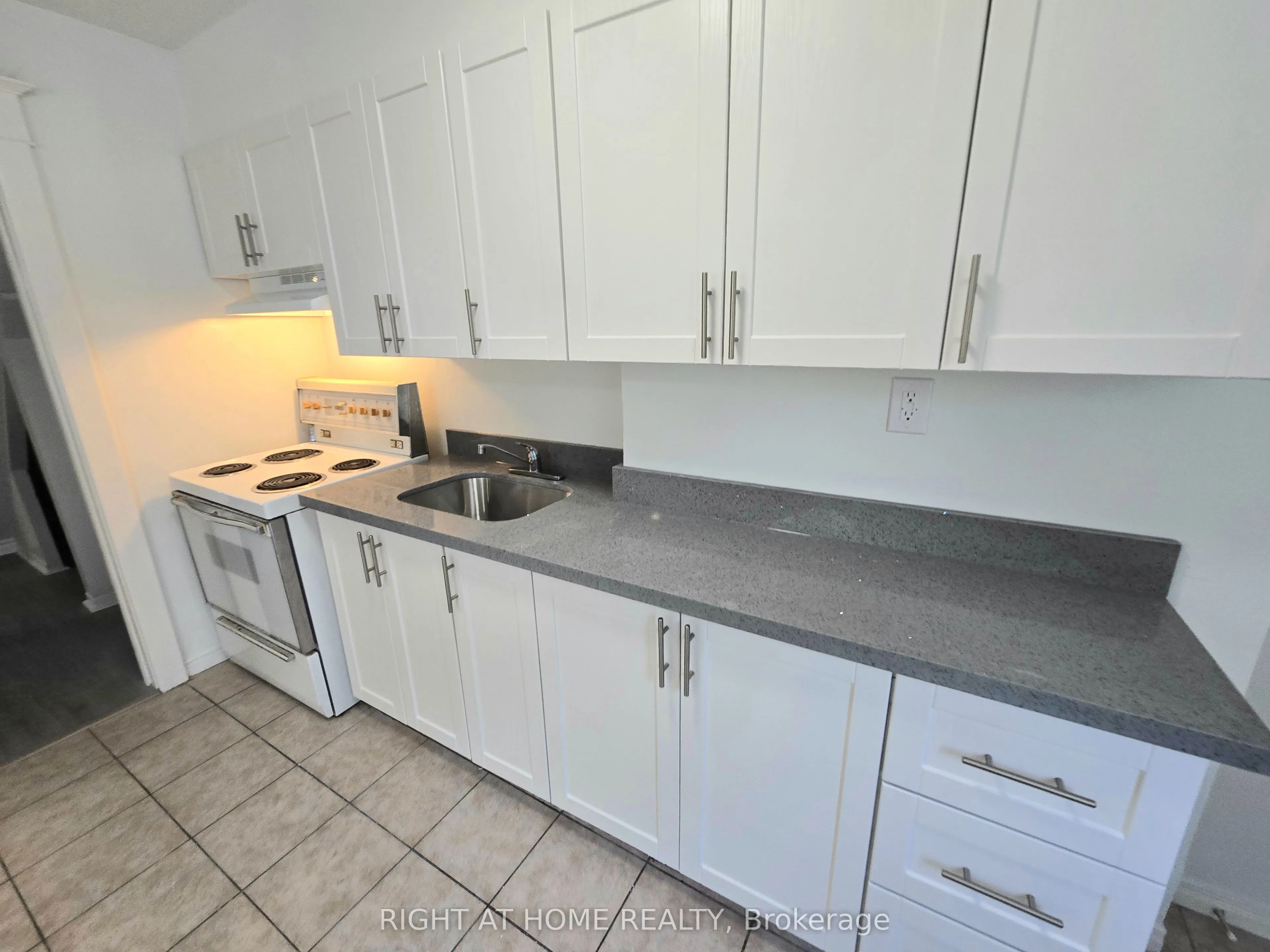 344 Glebeholme Boulevard, #Main