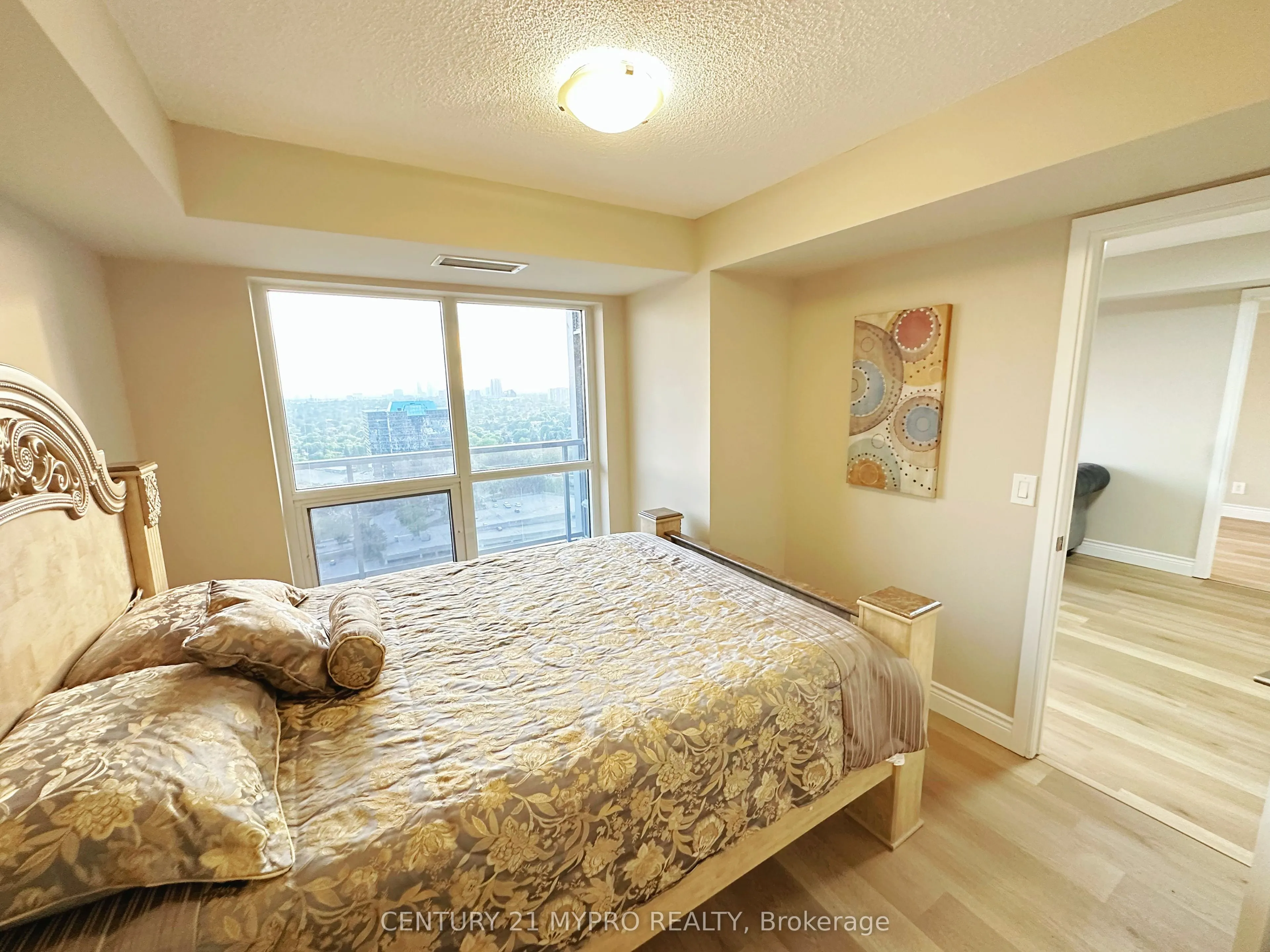 151 Village Green Square, #2506