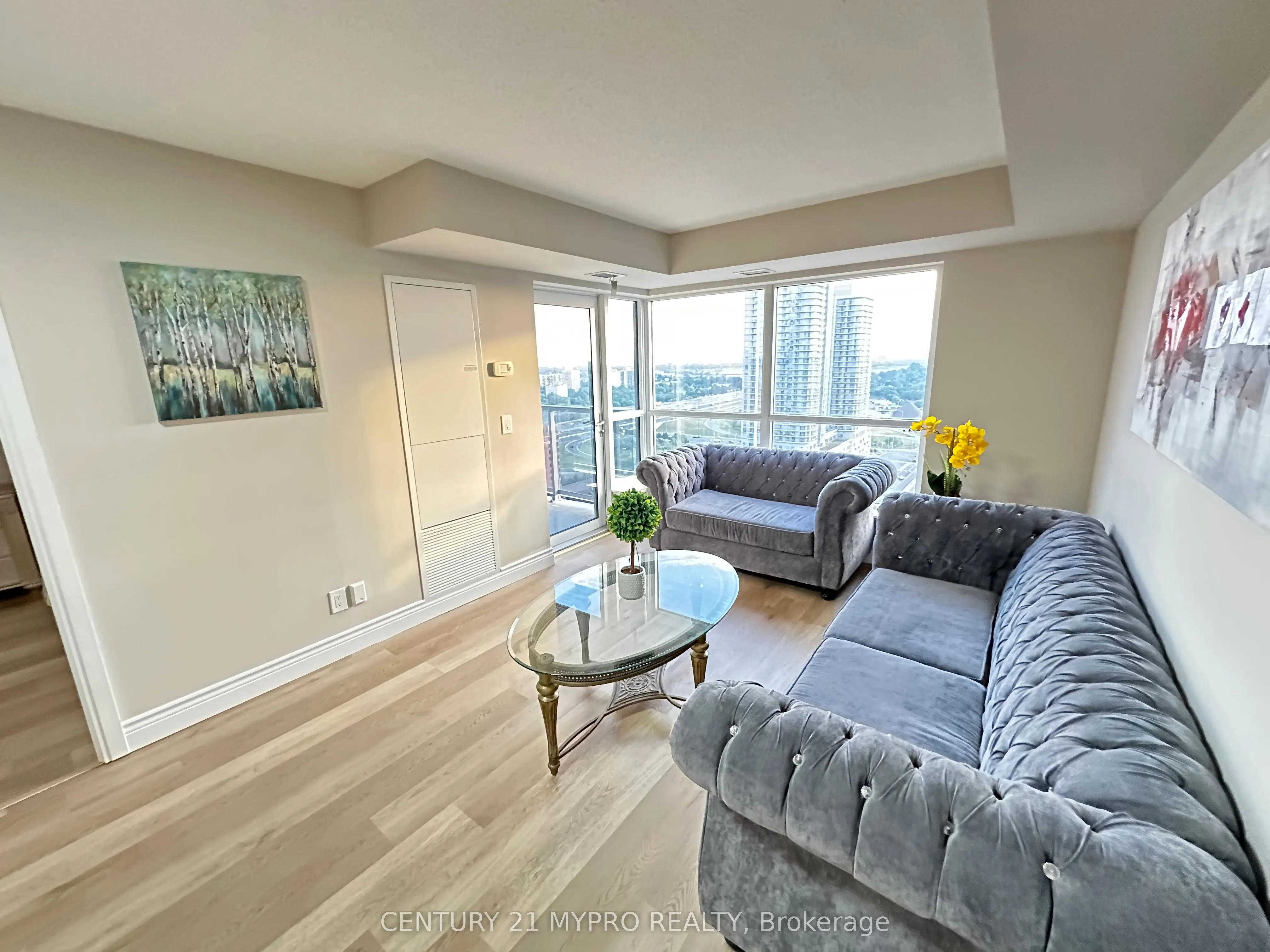 151 Village Green Square, #2506