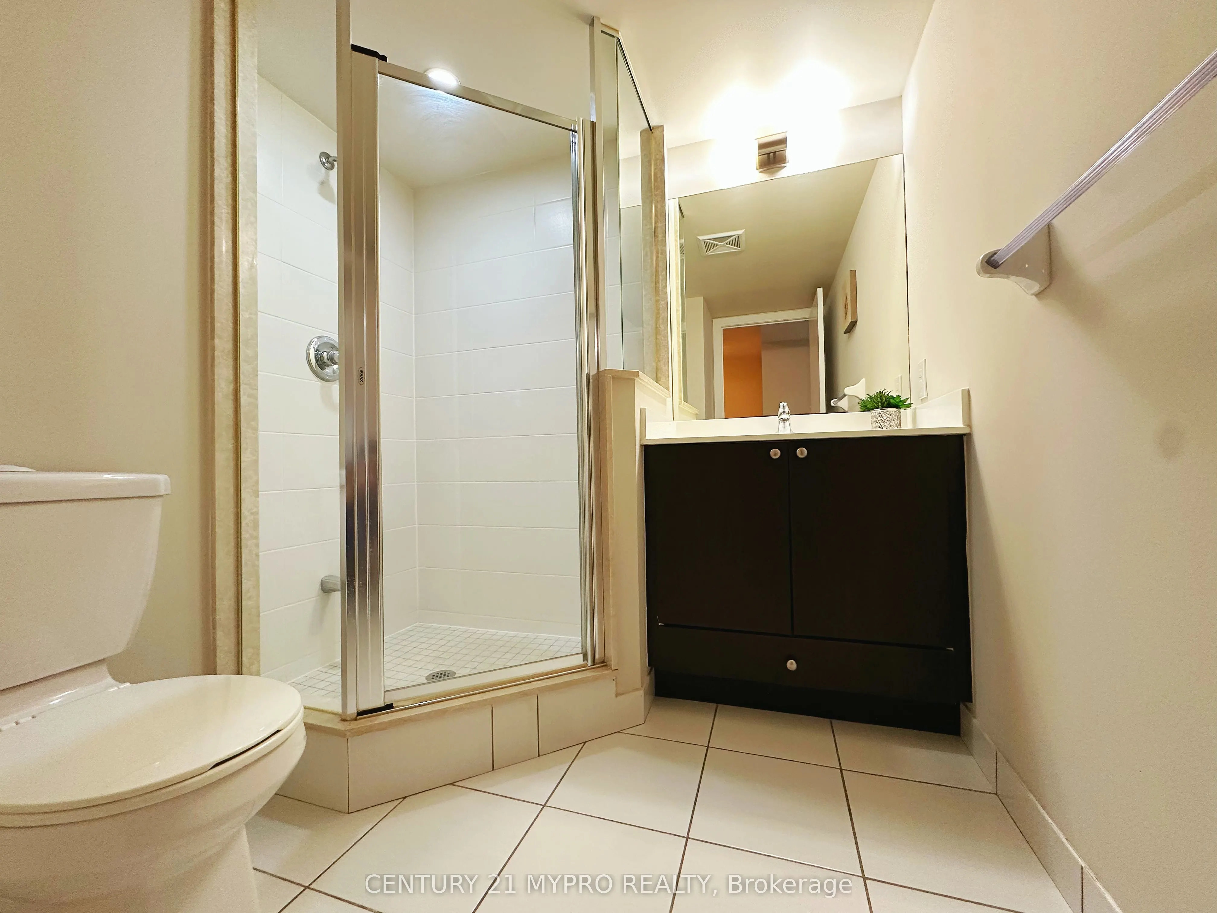 151 Village Green Square, #2506