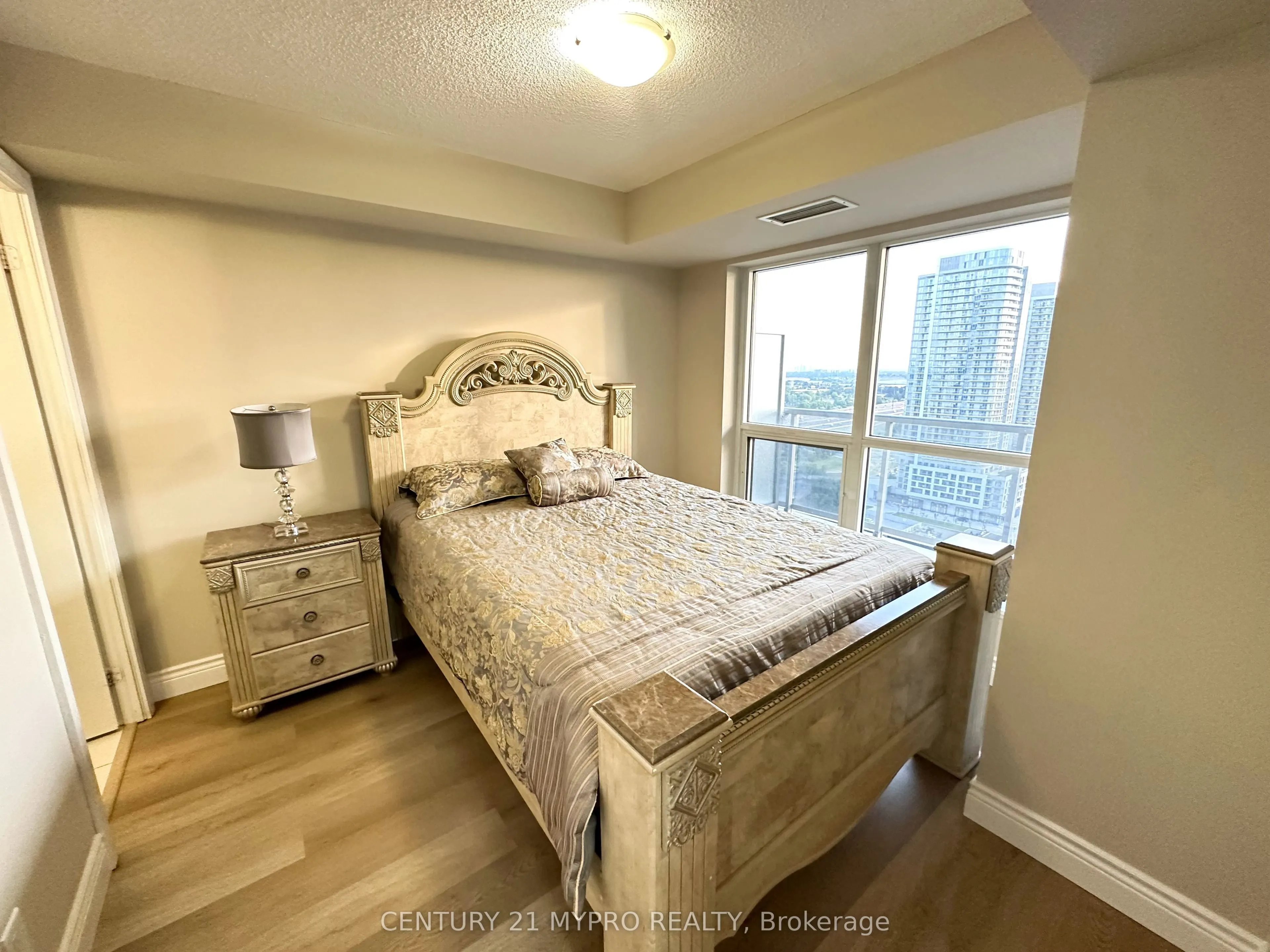 151 Village Green Square, #2506