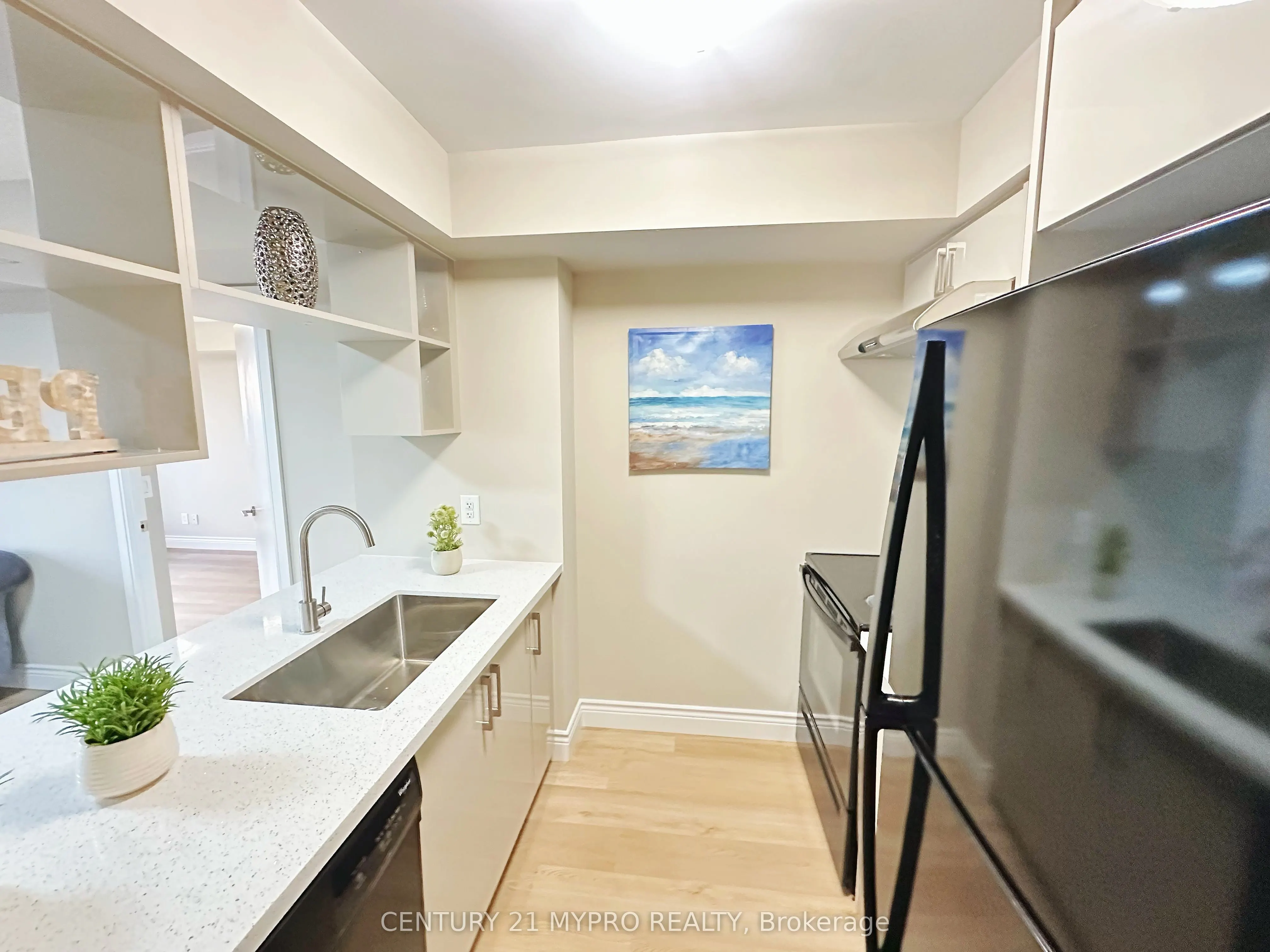 151 Village Green Square, #2506