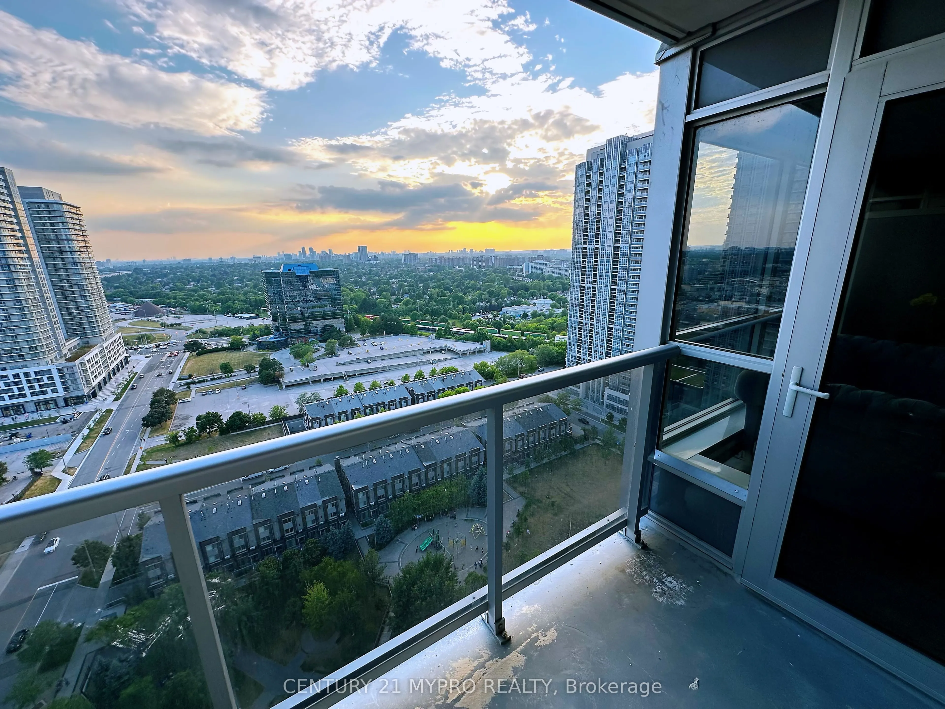 151 Village Green Square, #2506