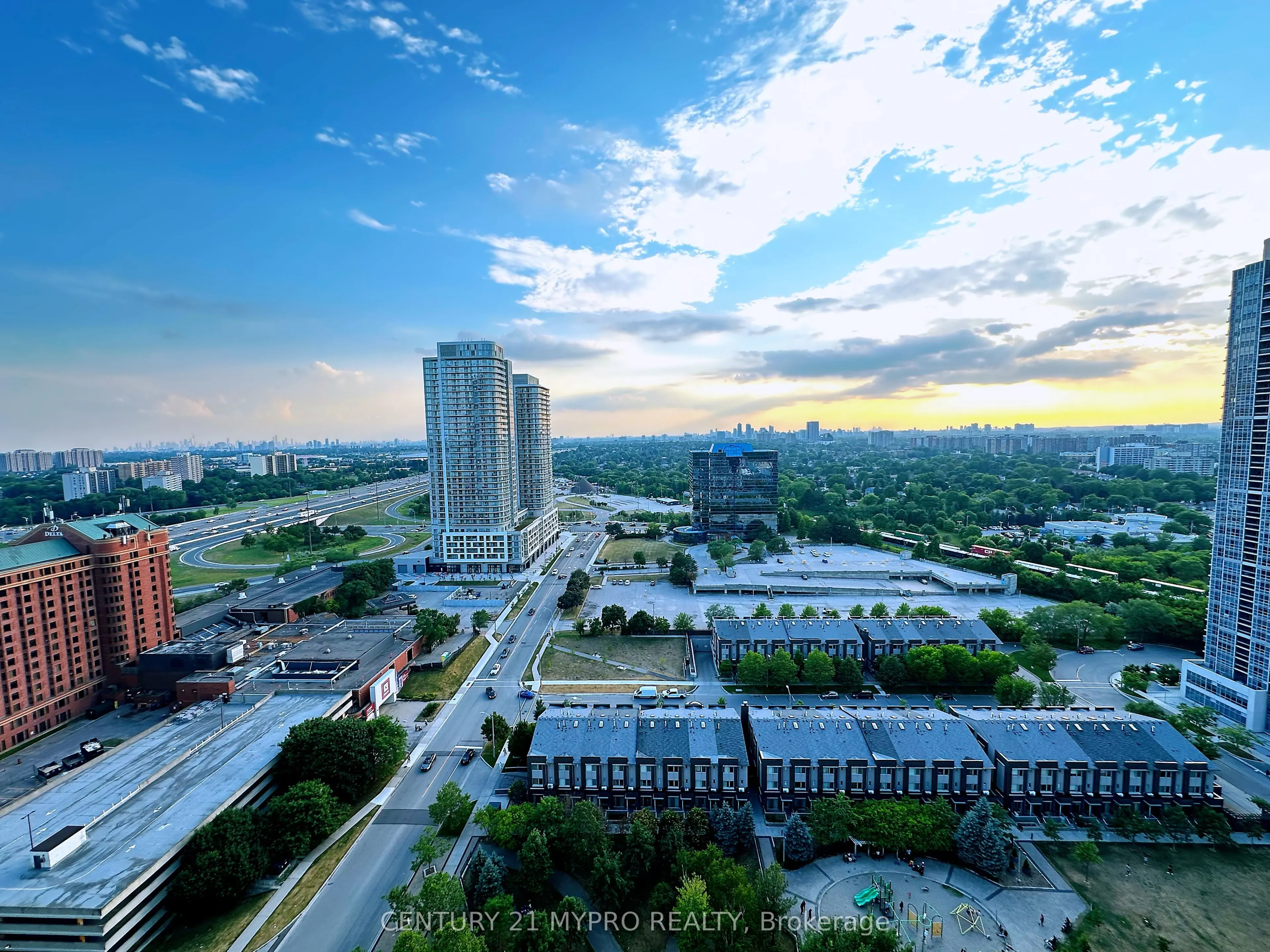 151 Village Green Square, #2506