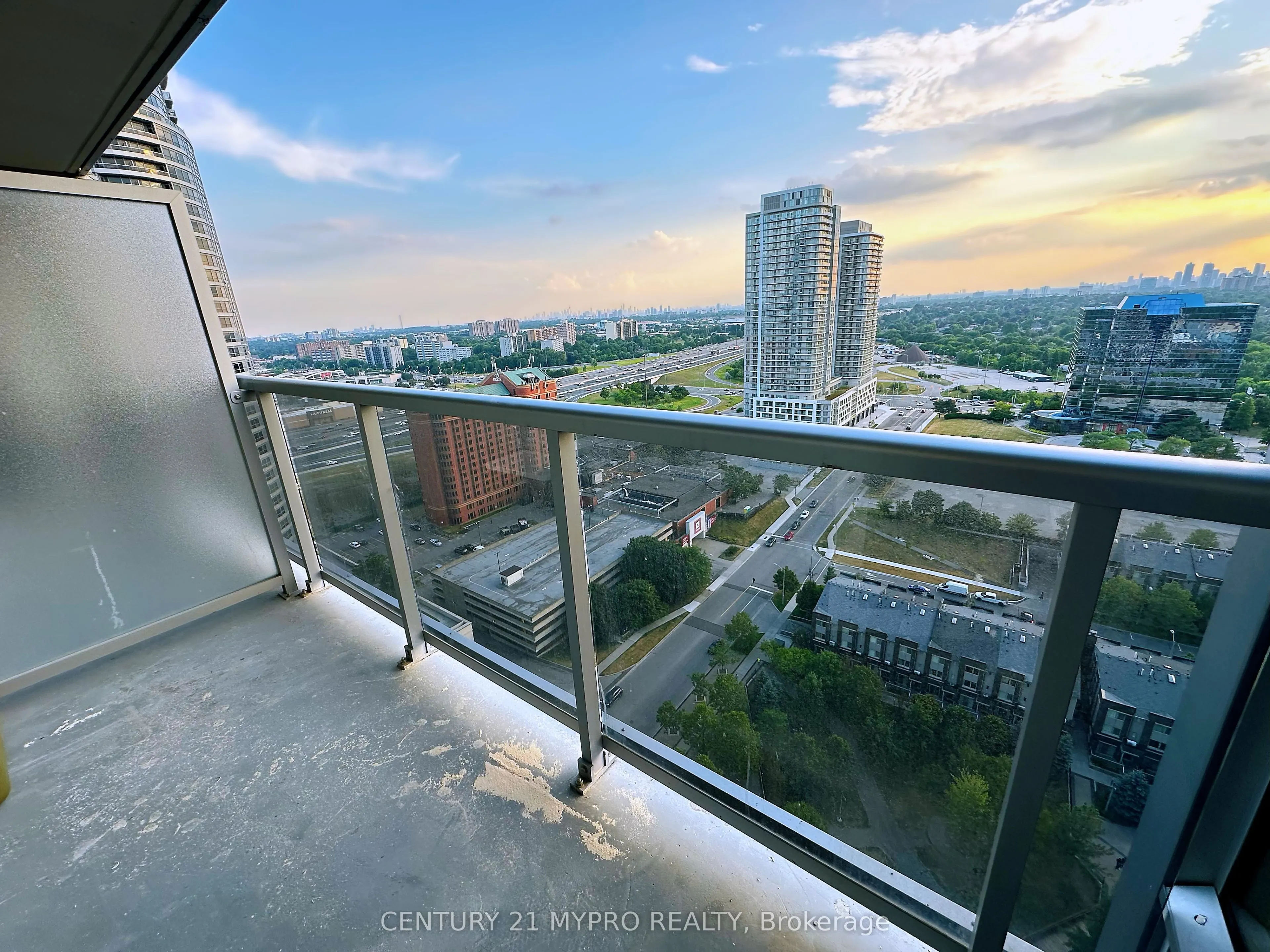 151 Village Green Square, #2506