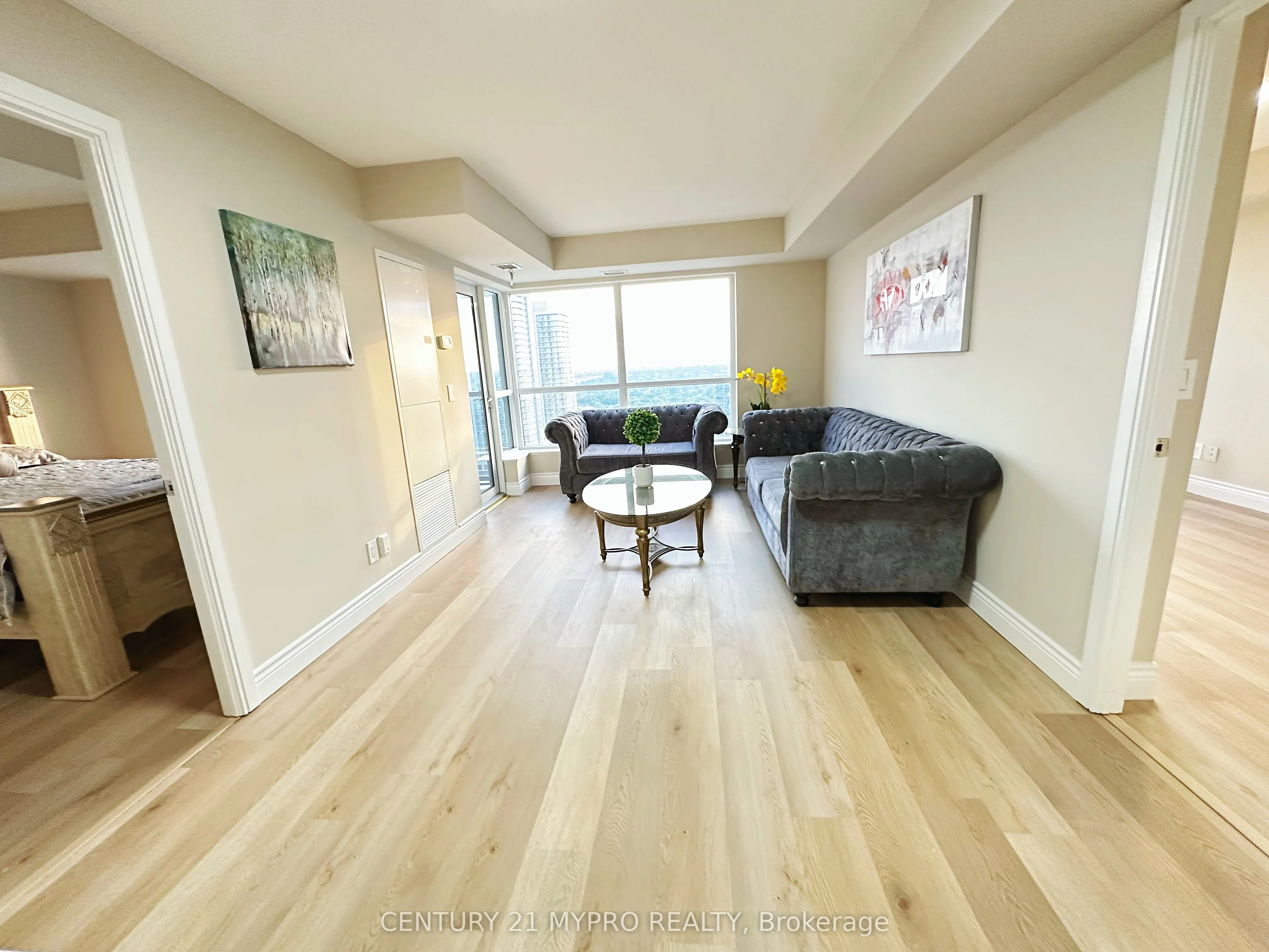 151 Village Green Square, #2506