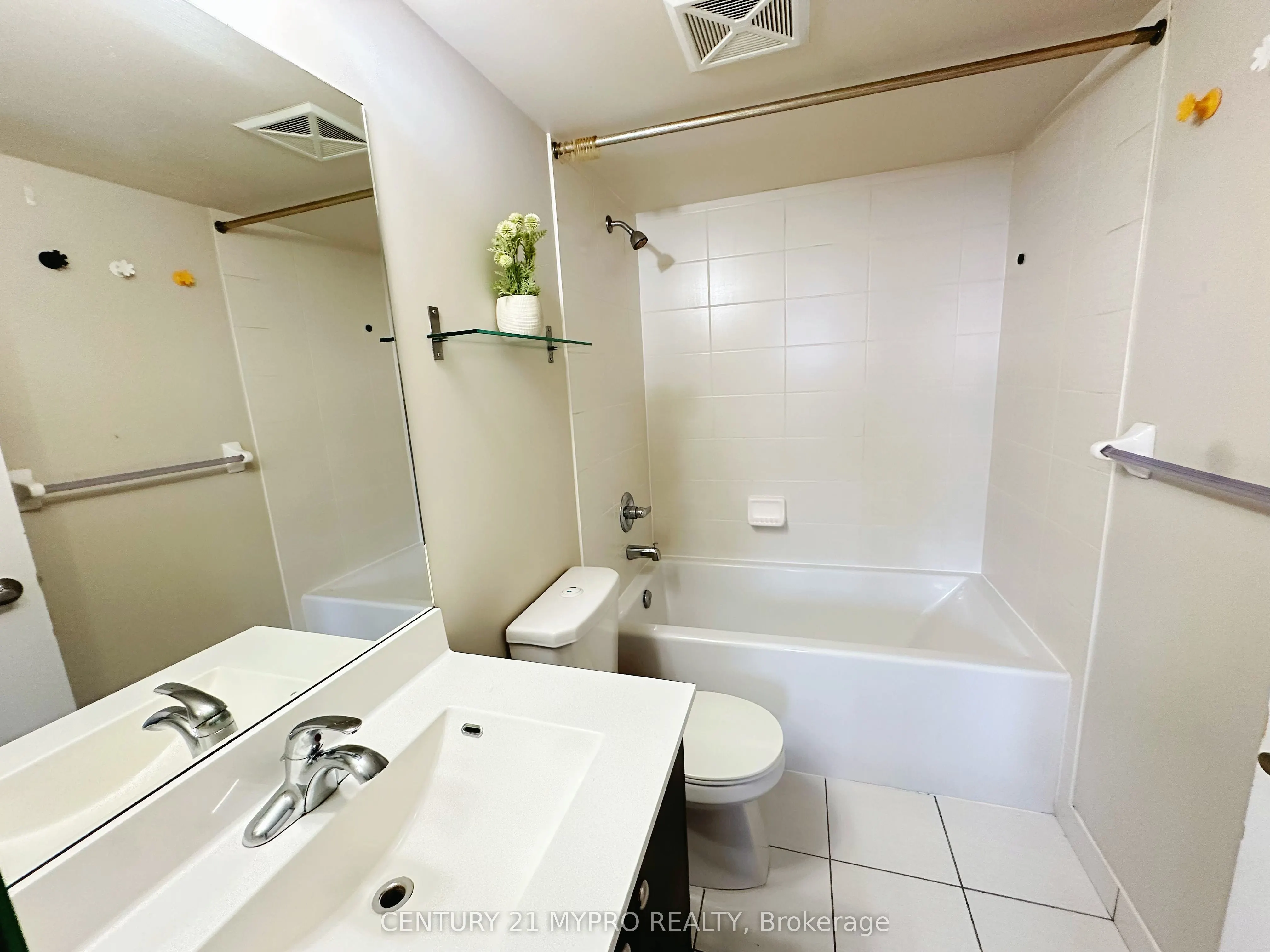 151 Village Green Square, #2506