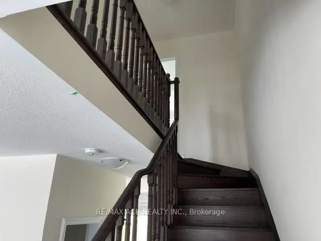 39 Lake Trail Way
