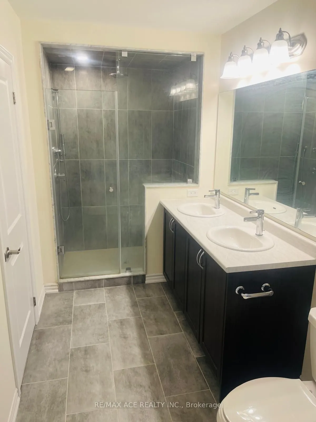 39 Lake Trail Way