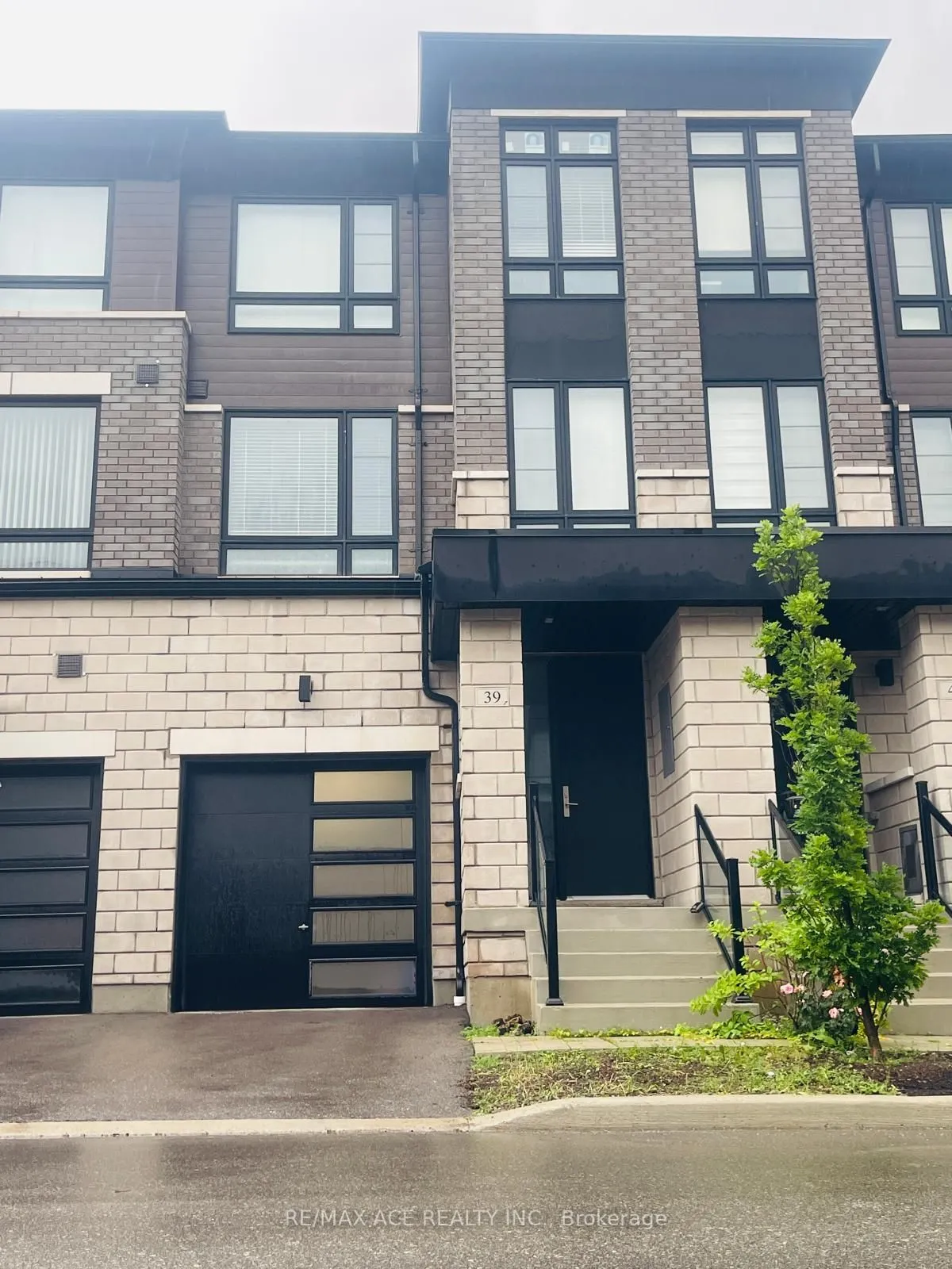 39 Lake Trail Way