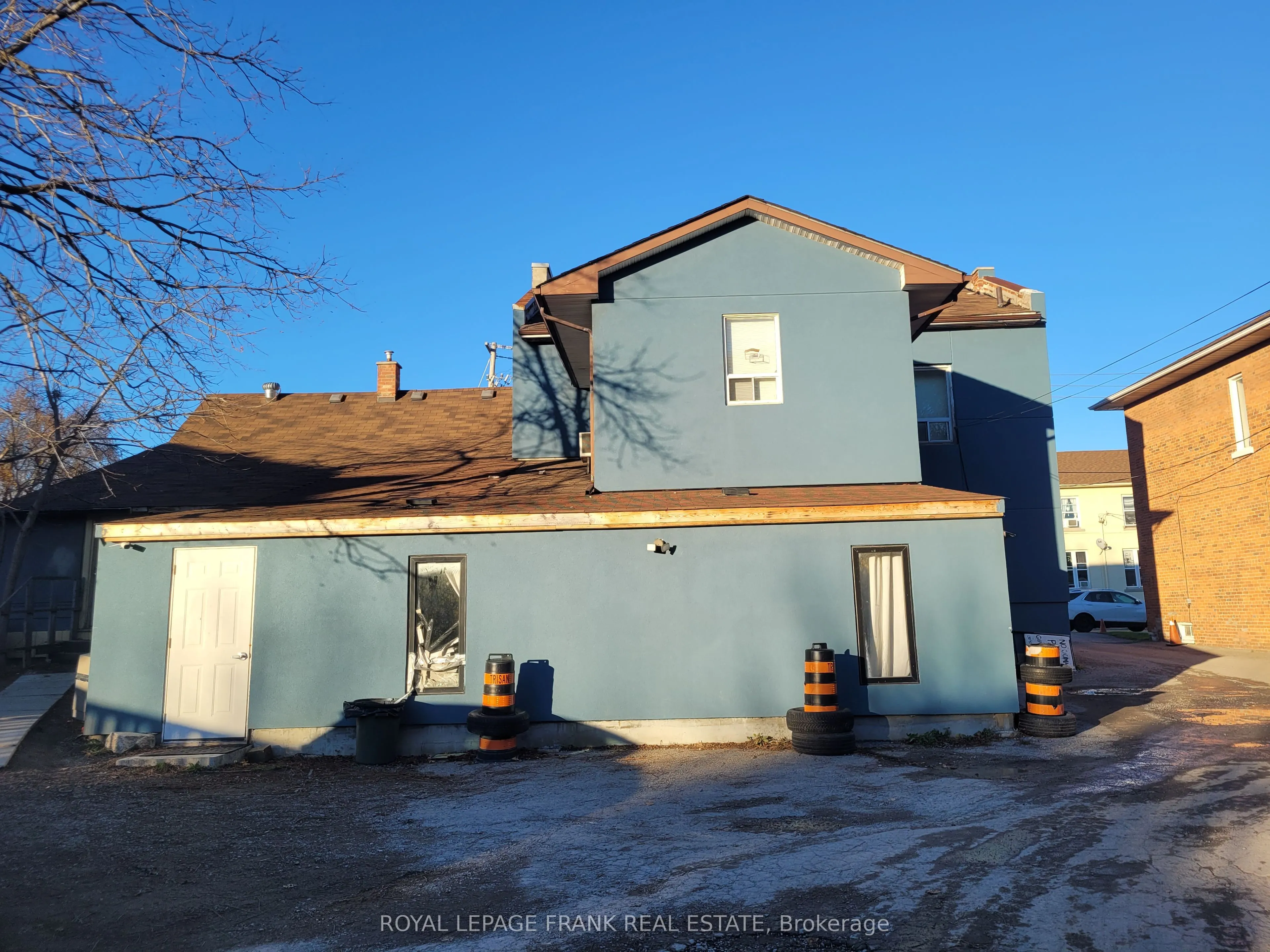 139-141 King Street E