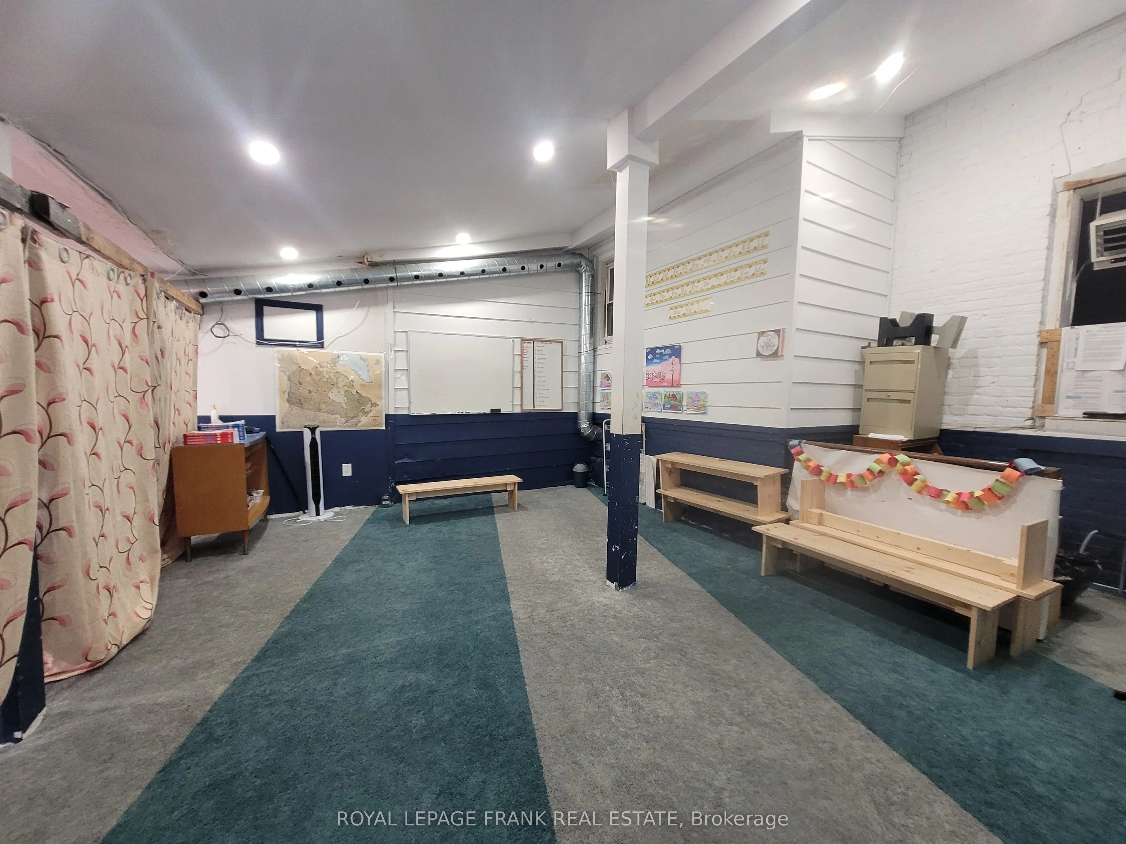 139-141 King Street E