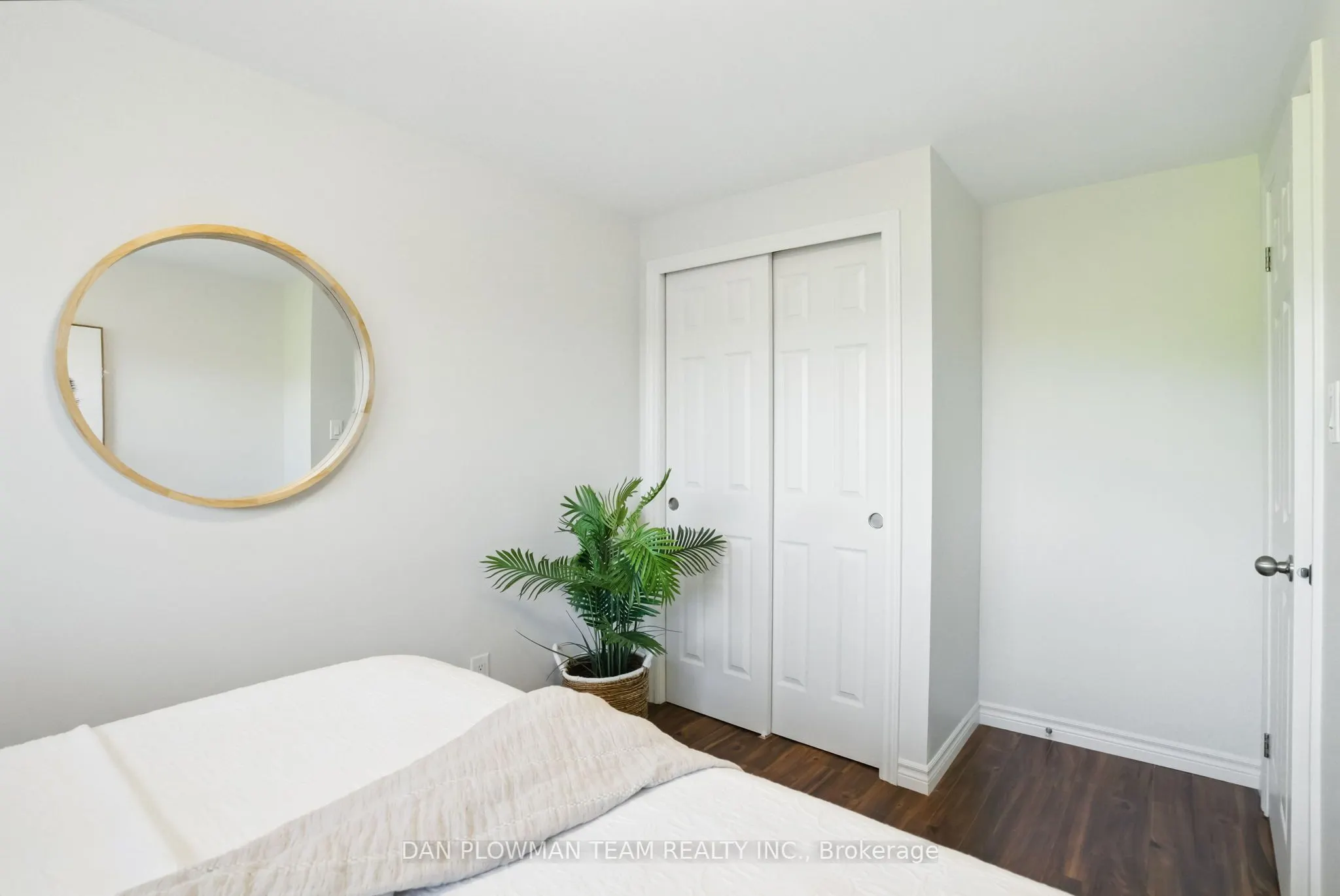 1133 Ritson Road N, #96