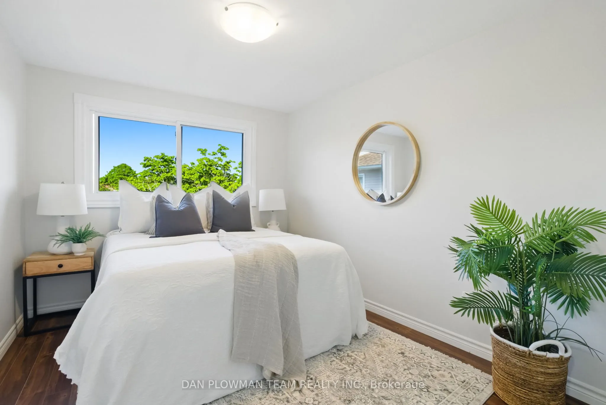 1133 Ritson Road N, #96