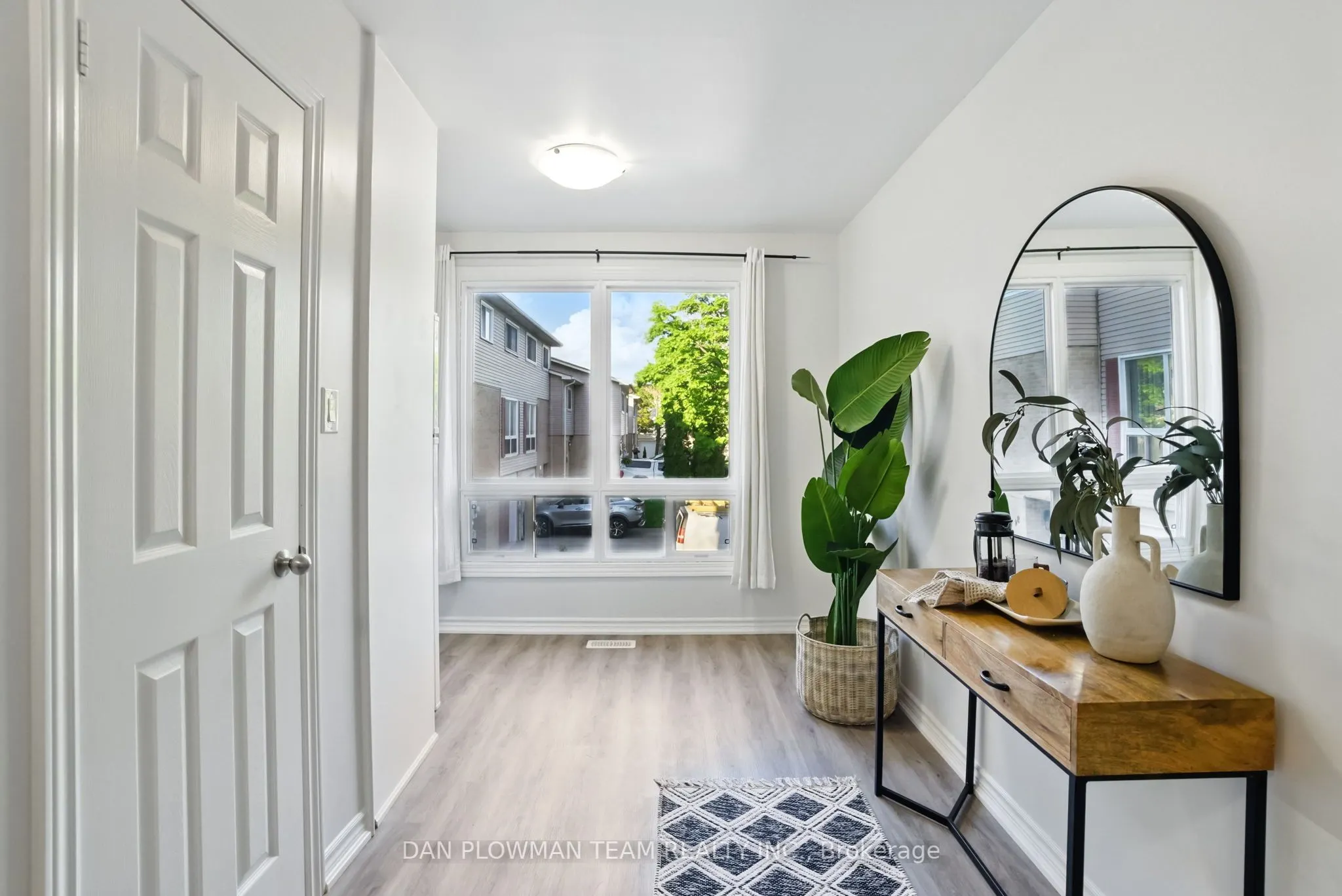 1133 Ritson Road N, #96